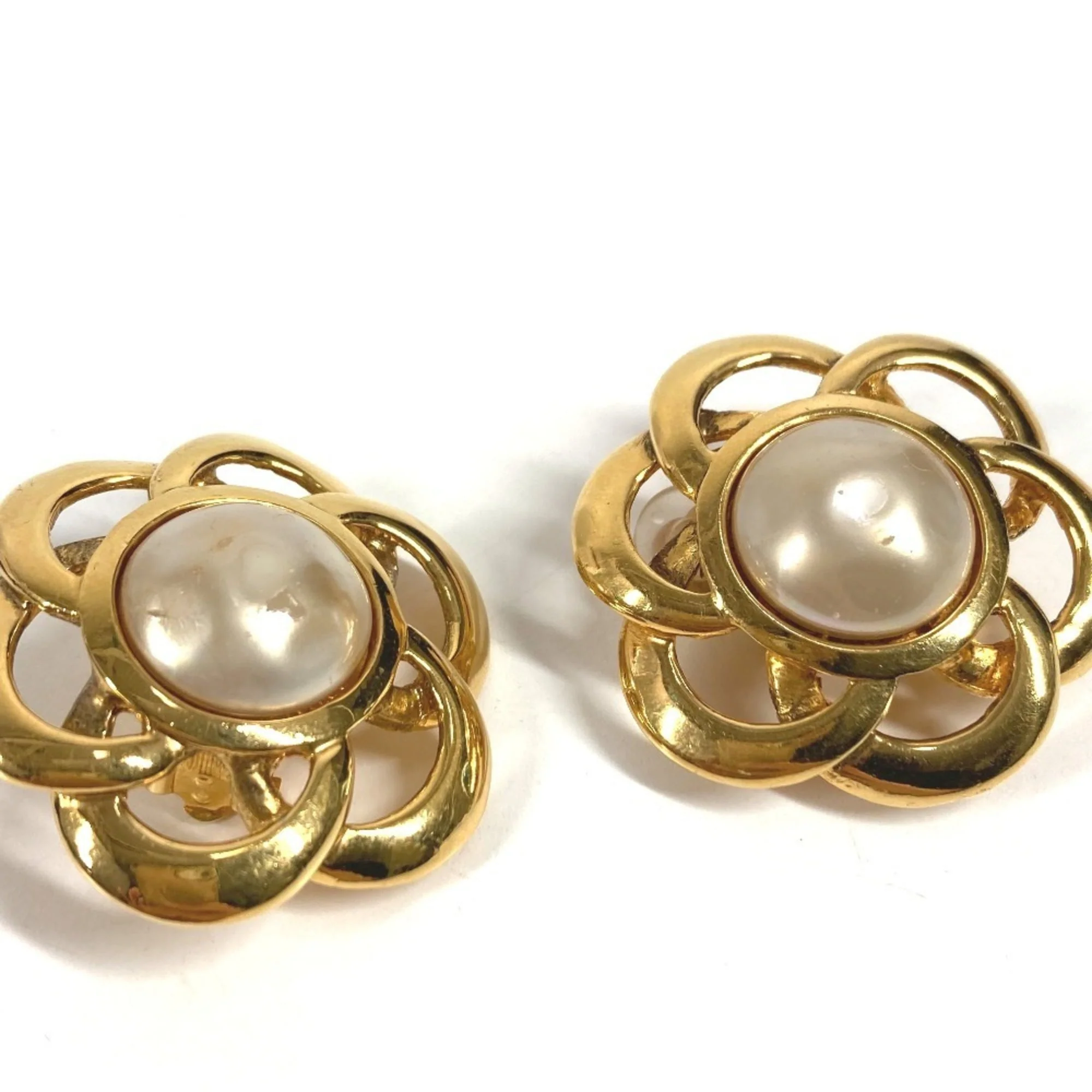 Vintage Clip-On Earrings Pearl Clip-On Gold-Tone Metal - Image 2