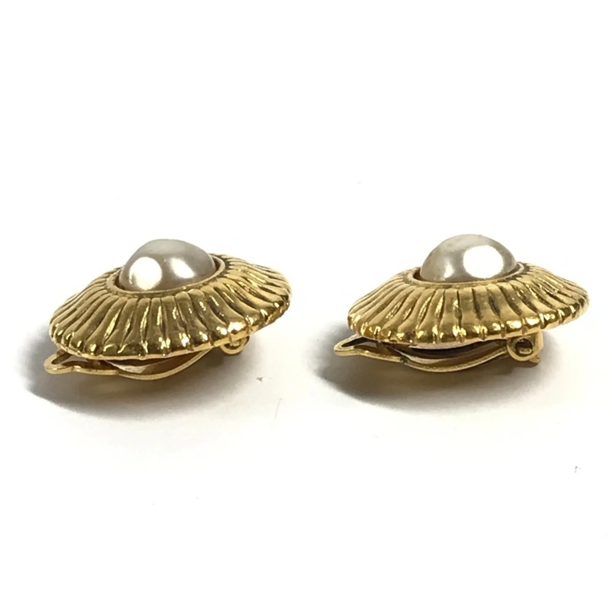 Vintage Clip-On Earrings Pearl Clip-On Gold-Tone Metal - Image 5