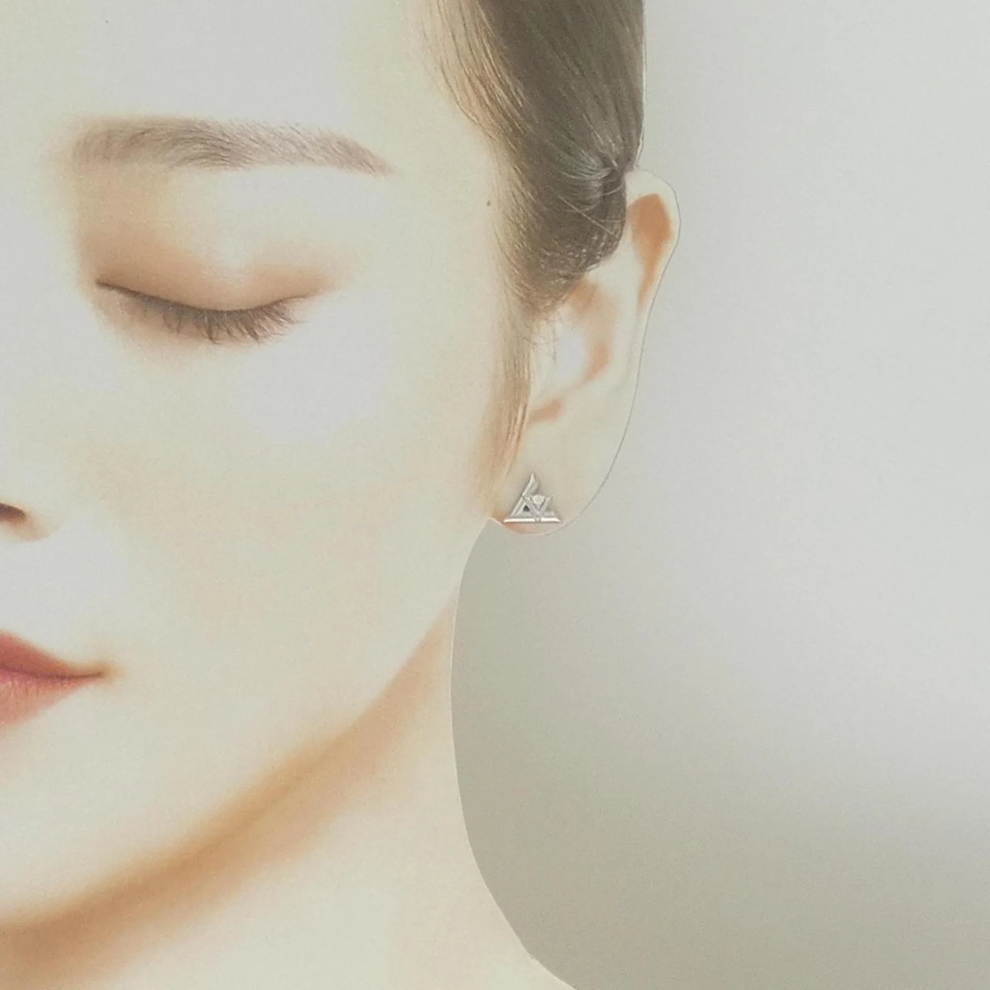 Single Earring 18K White Gold - Image 4
