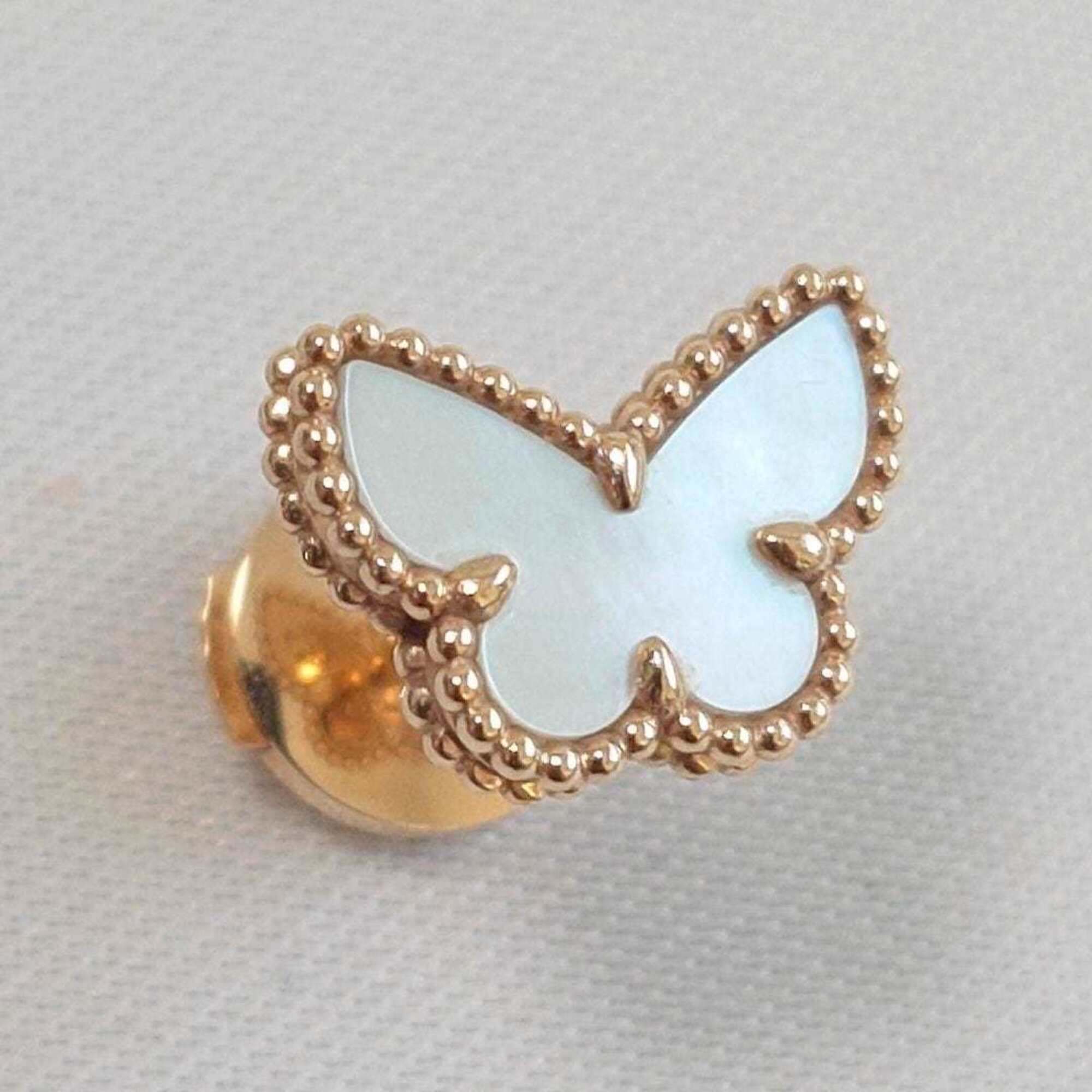Sweet Alhambra Earrings 18K Yellow Gold Shell and 18K Yellow Gold - Image 3