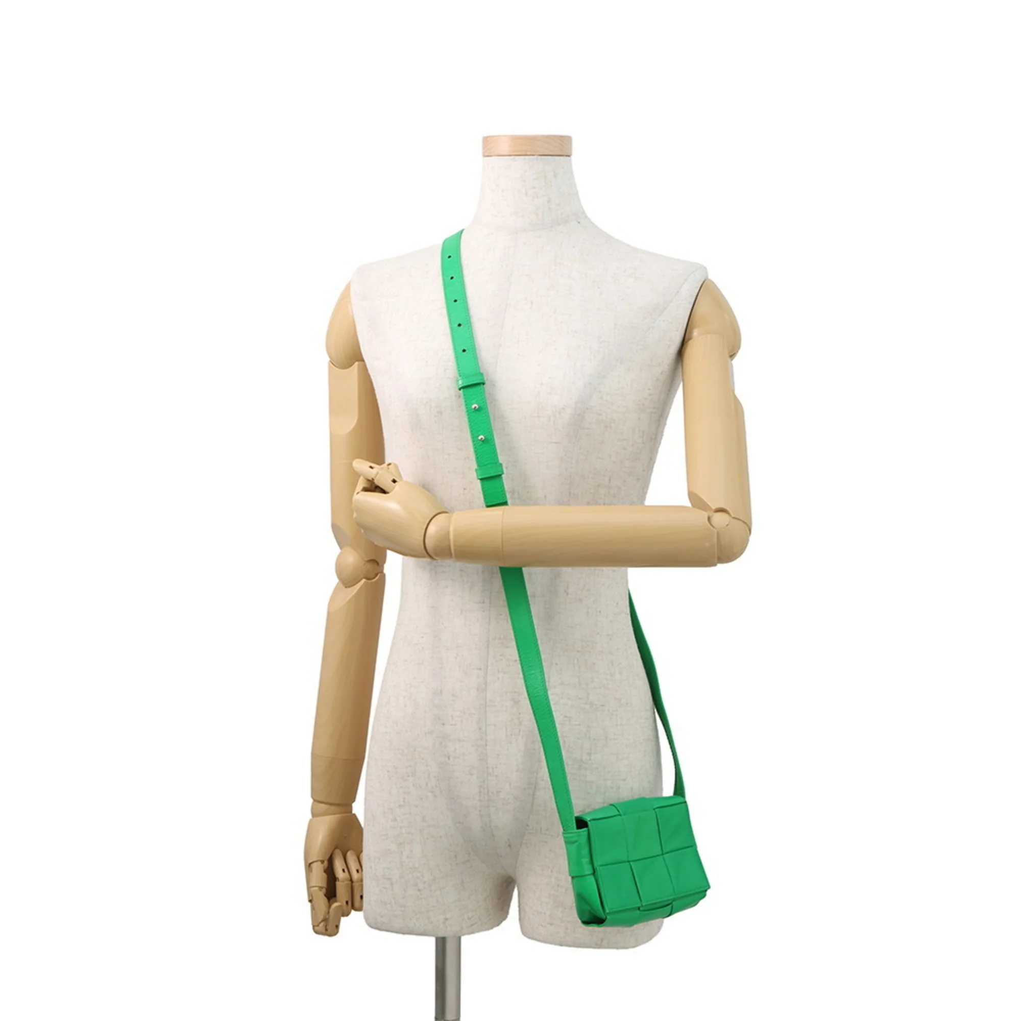 Cassette Crossbody Bag Maxi Intrecciato Leather - Image 4