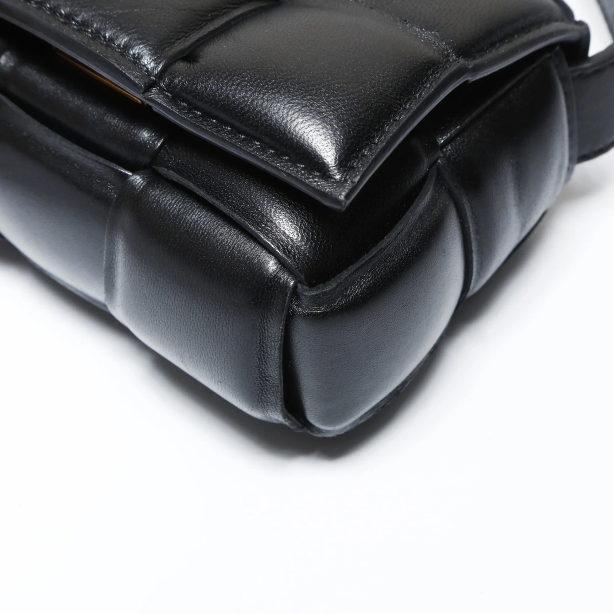 Cassette Crossbody Bag Padded Maxi Intrecciato Leather - Image 7