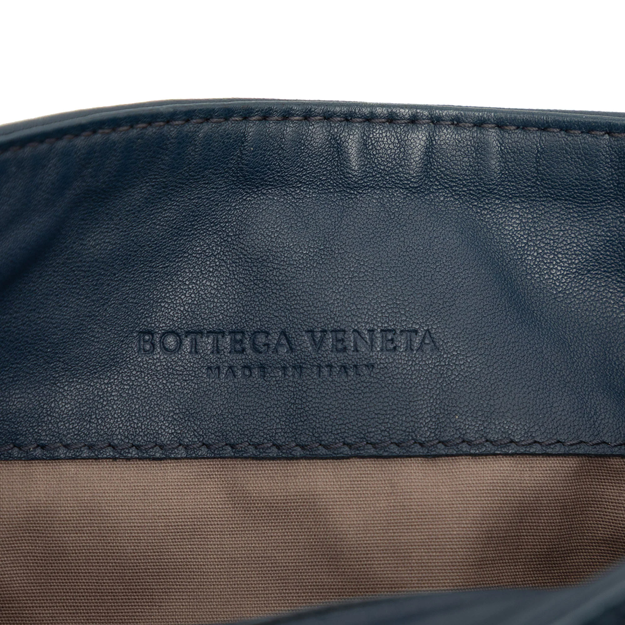 Flat Messenger Bag Intrecciato Nappa Medium - Image 5