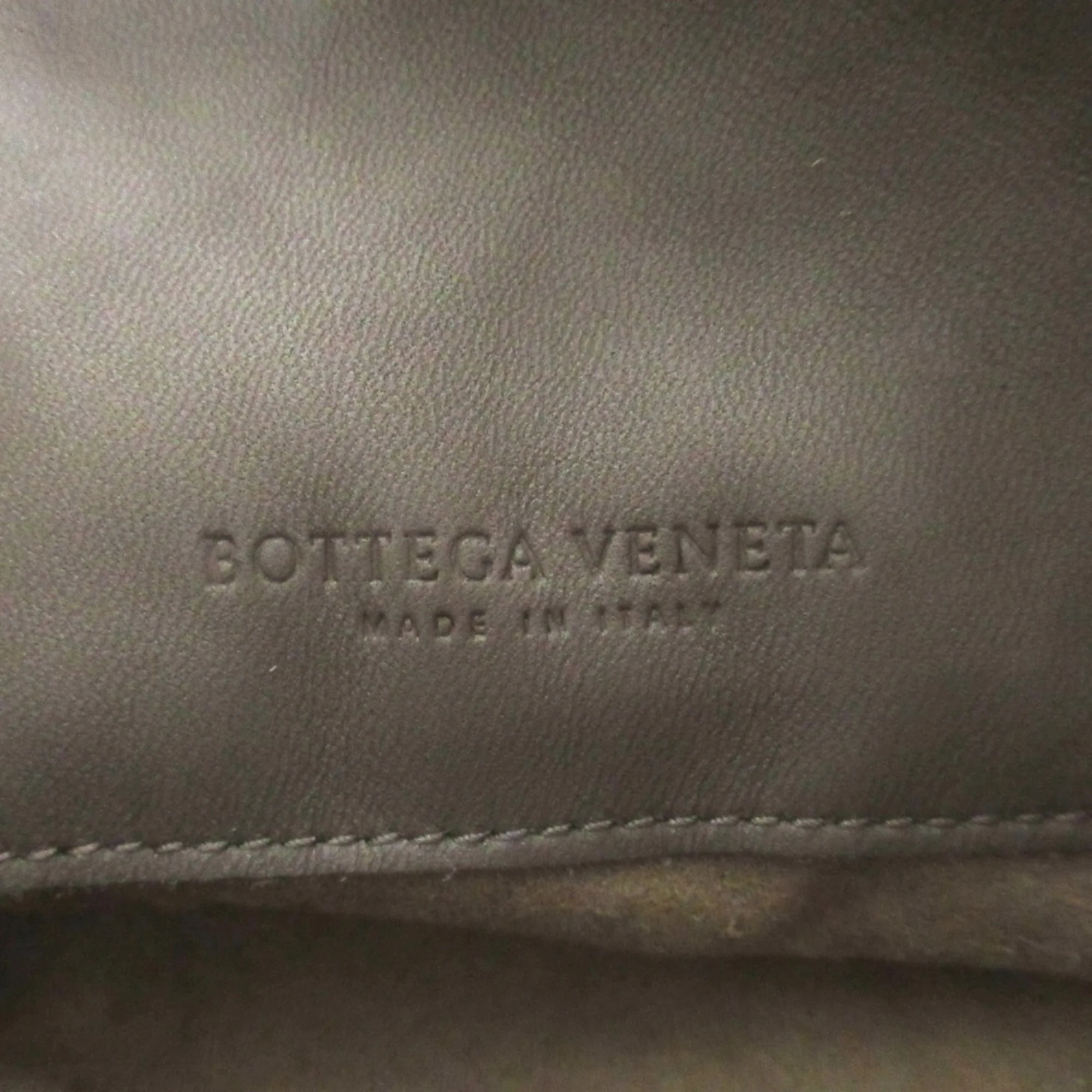 Loop Shoulder Bag Intrecciato Nappa Medium - Image 6