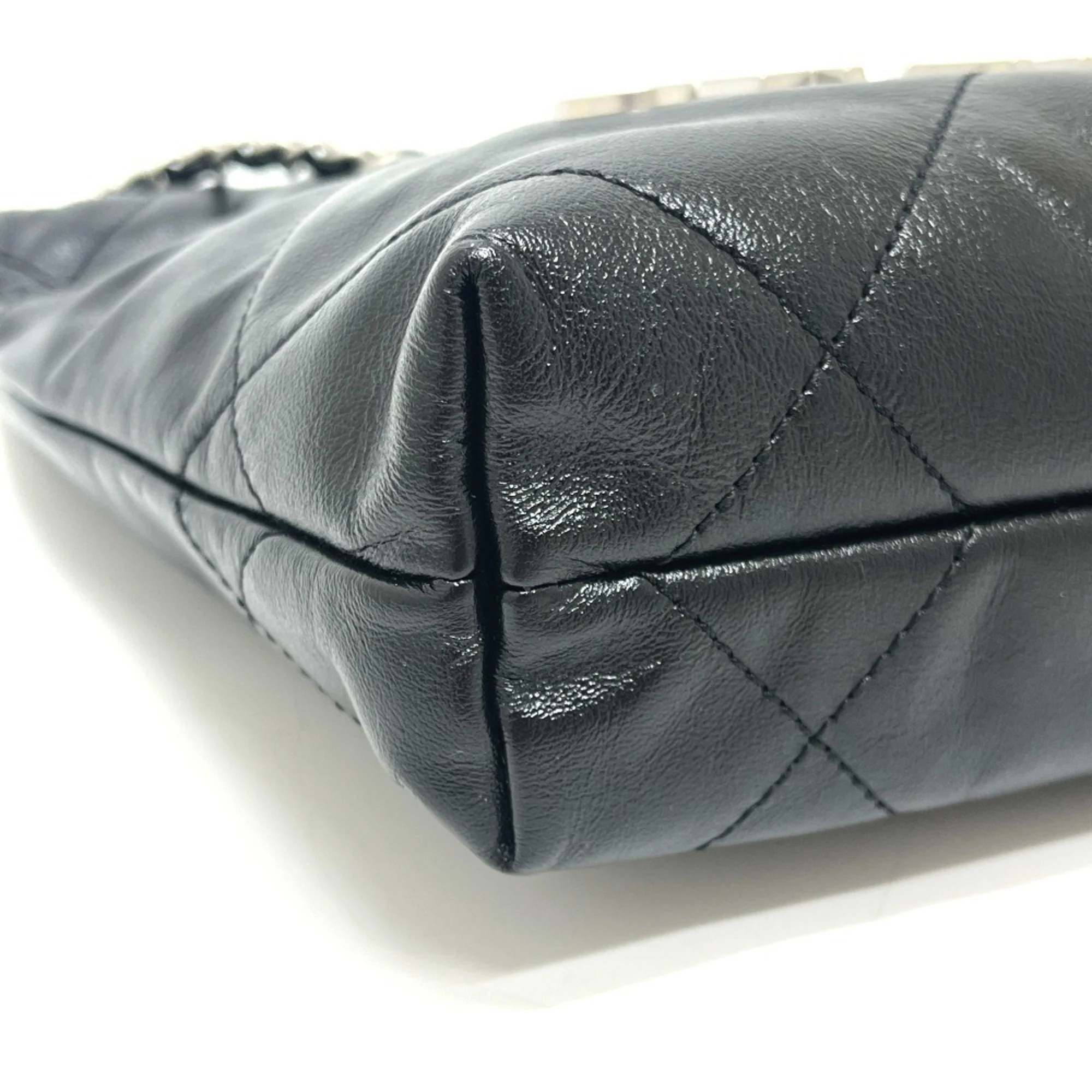 22 Chain Hobo Quilted Calfskin Mini - Image 7