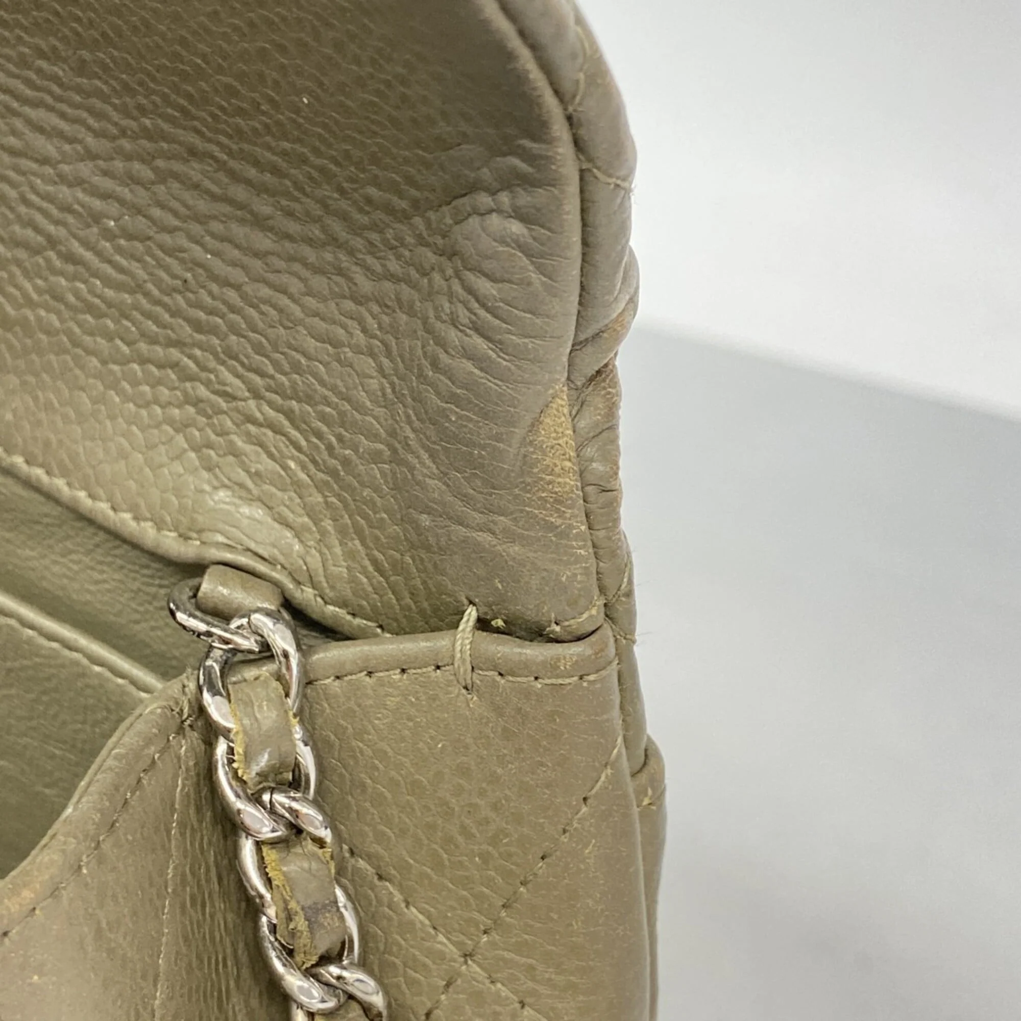 Clutch with Chain Quilted Caviar - Image 8