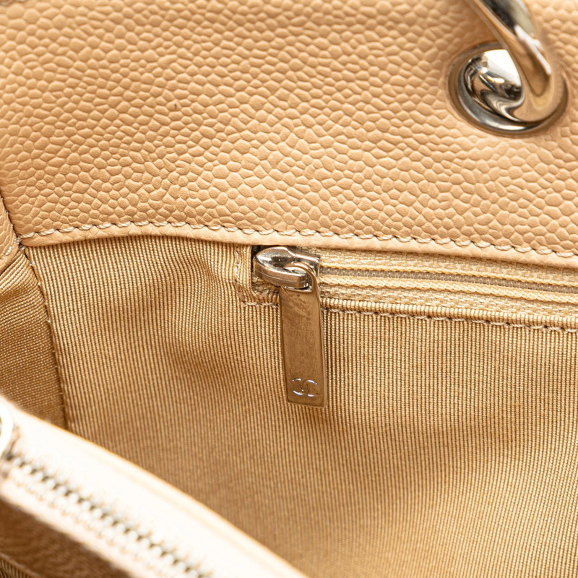 Grand Shopping Tote Quilted Caviar - Image 7