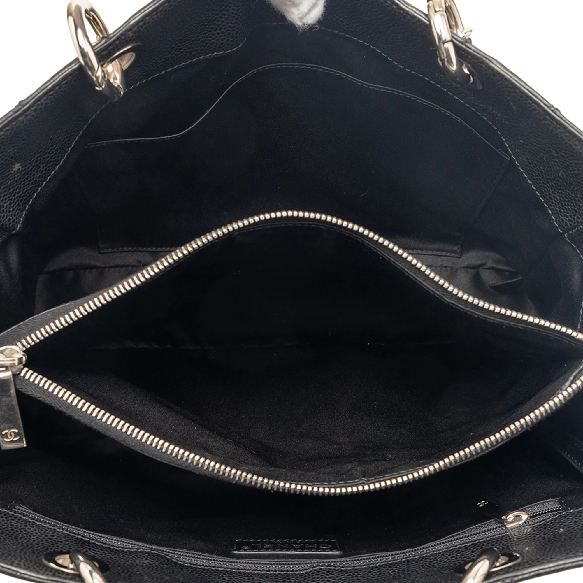 Grand Shopping Tote Quilted Caviar - Image 4