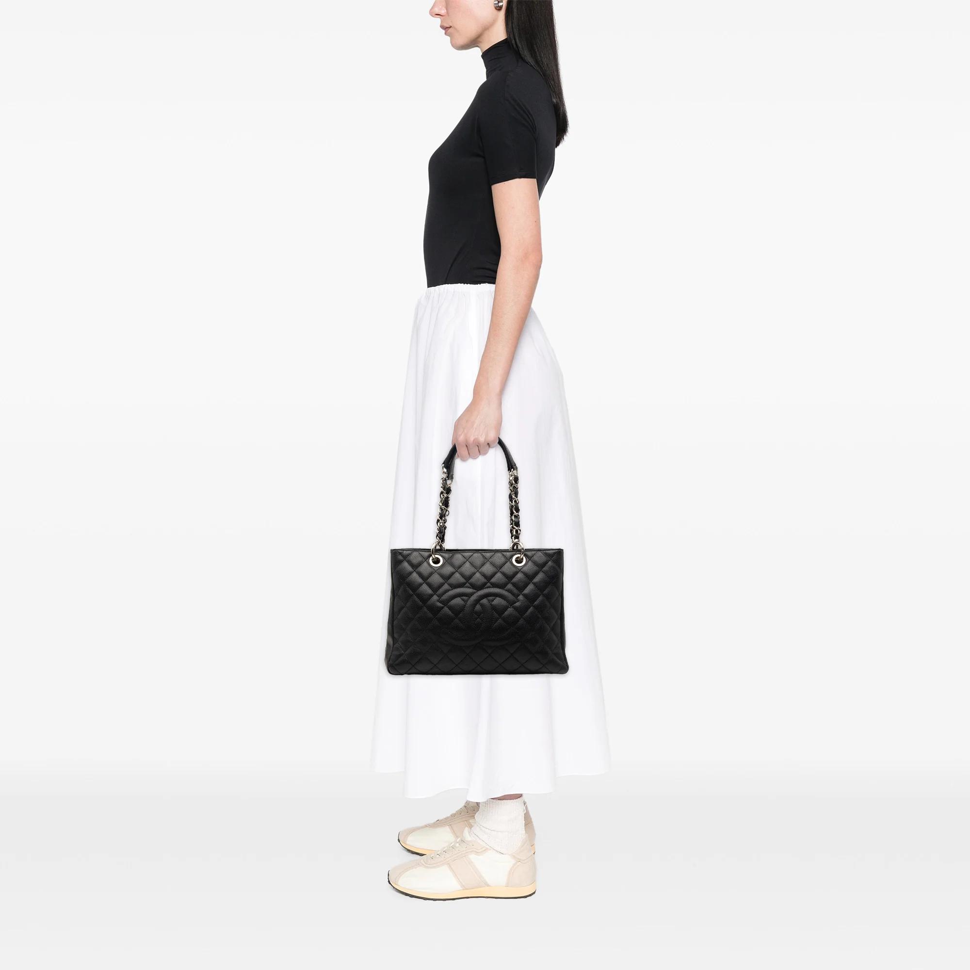 Grand Shopping Tote Quilted Caviar - Image 7