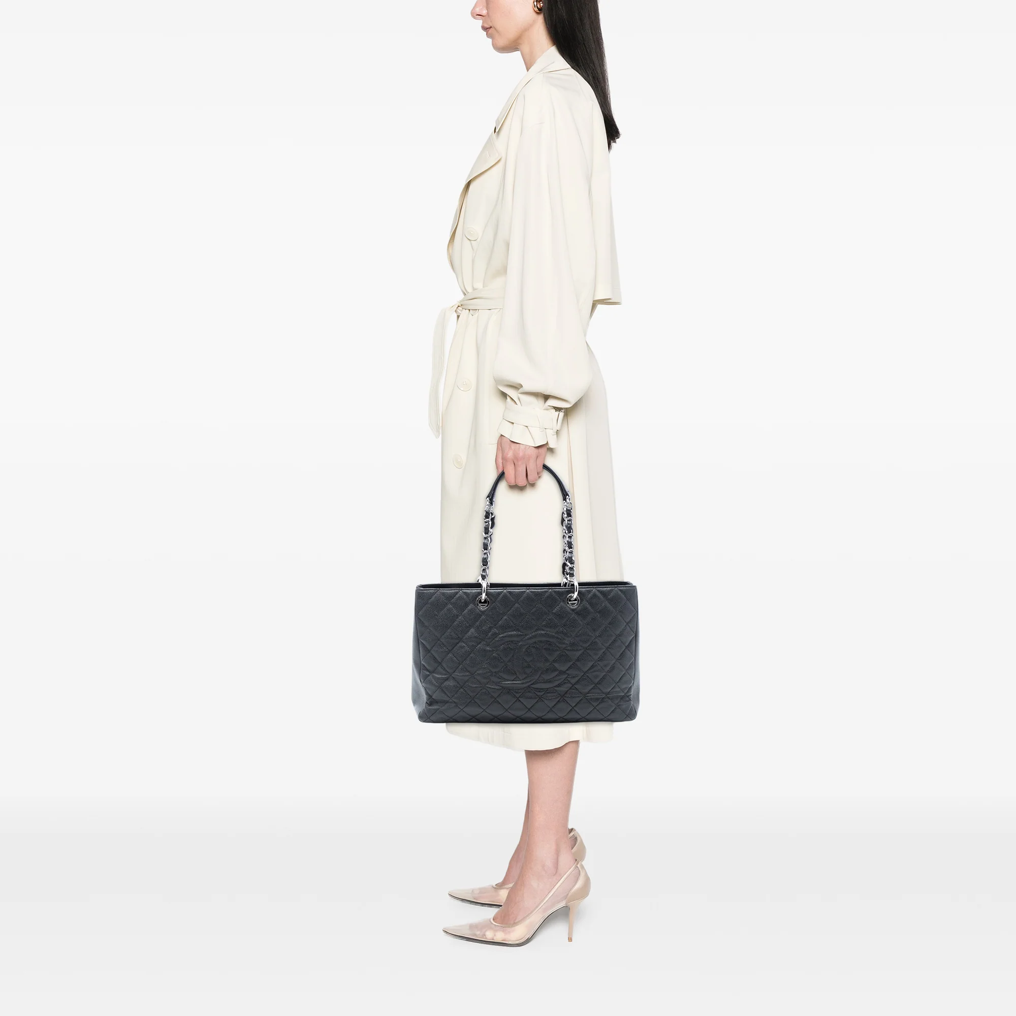 Grand Shopping Tote Quilted Caviar - Image 7