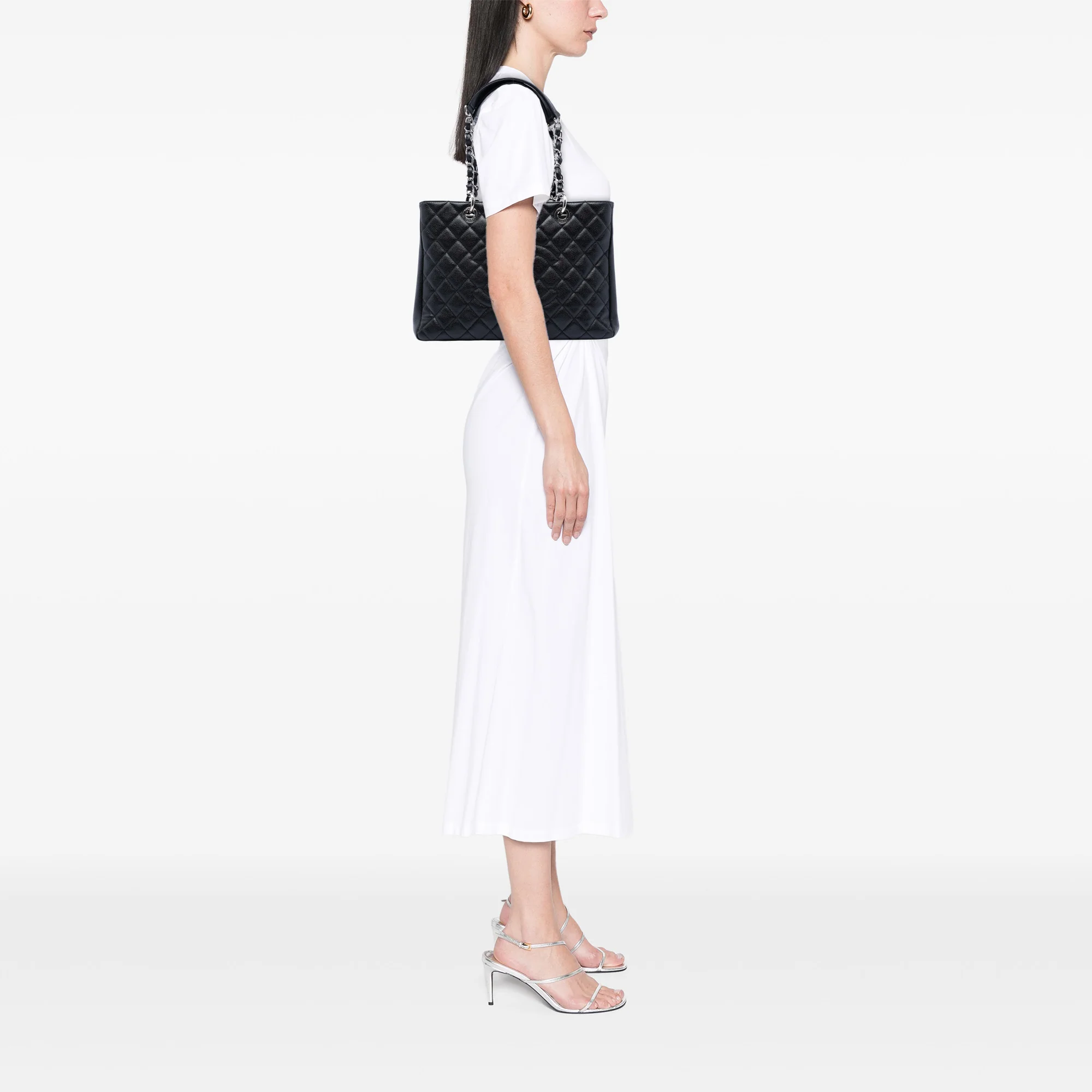 Grand Shopping Tote Quilted Caviar - Image 7