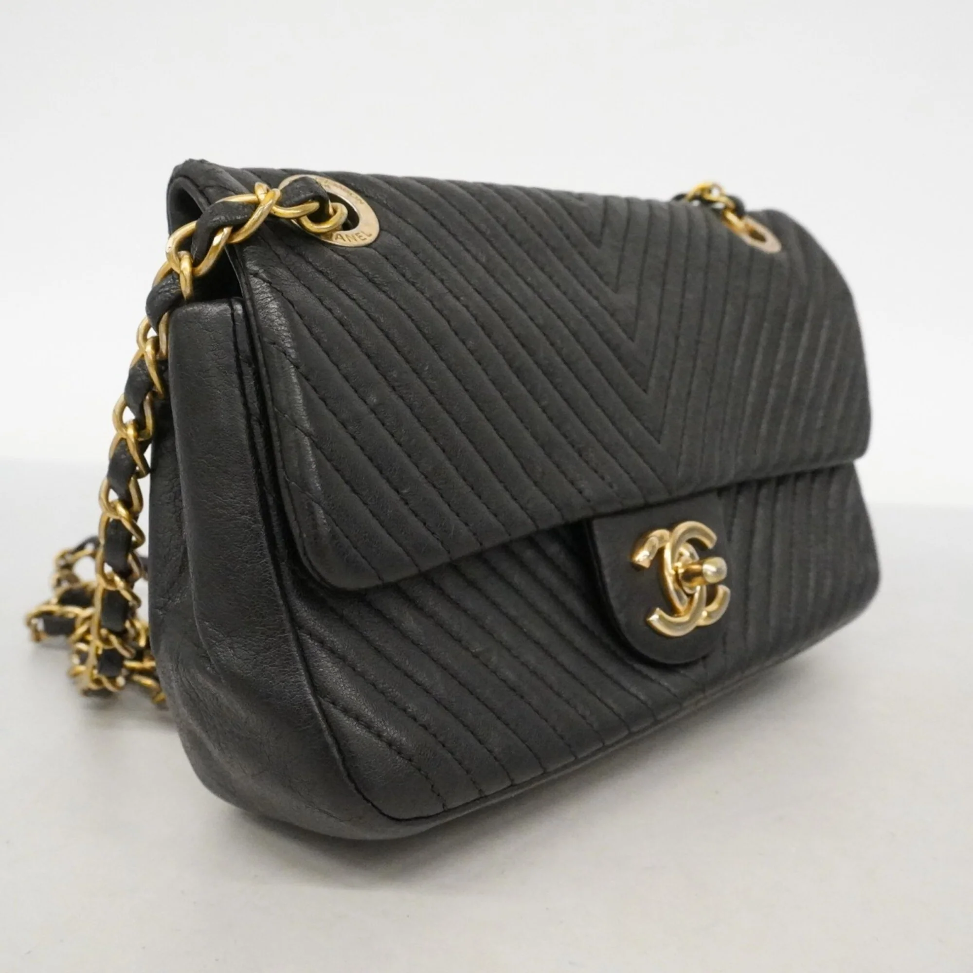 Medallion Charm Flap Bag Chevron Wrinkled Lambskin Small - Image 2