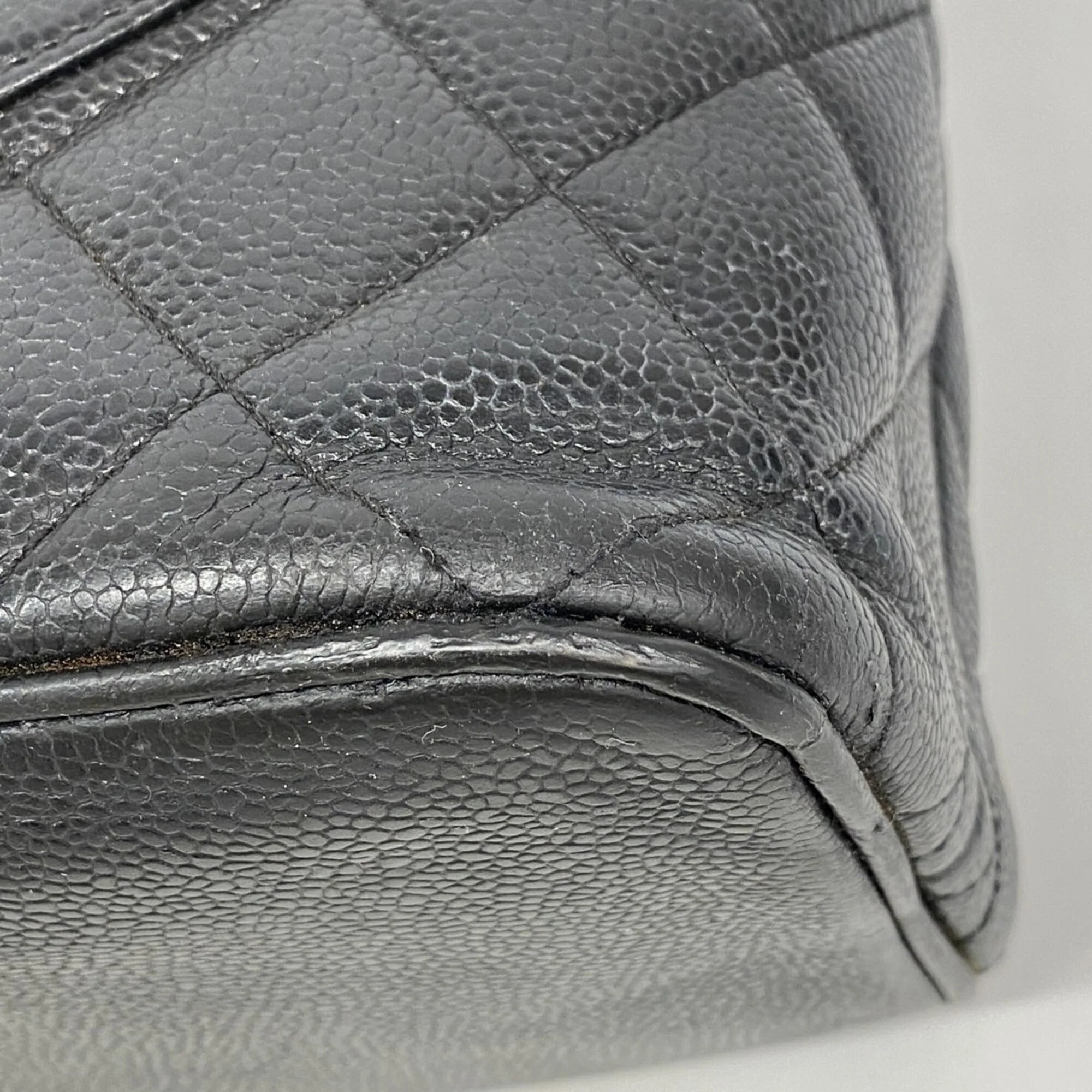 Medallion Tote Quilted Caviar - Image 6