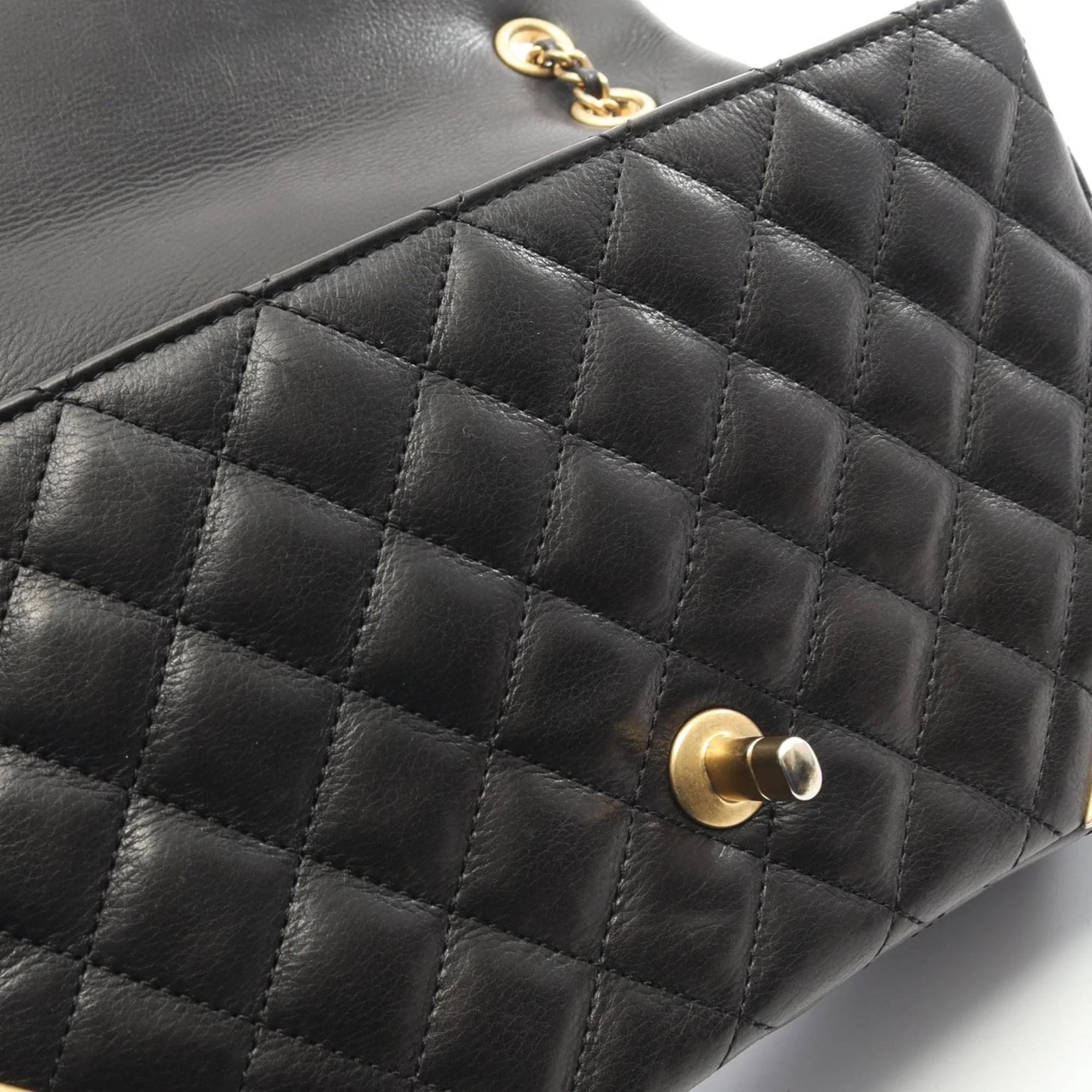 Rock the Corner Flap Bag Quilted Leather Medium - Image 7