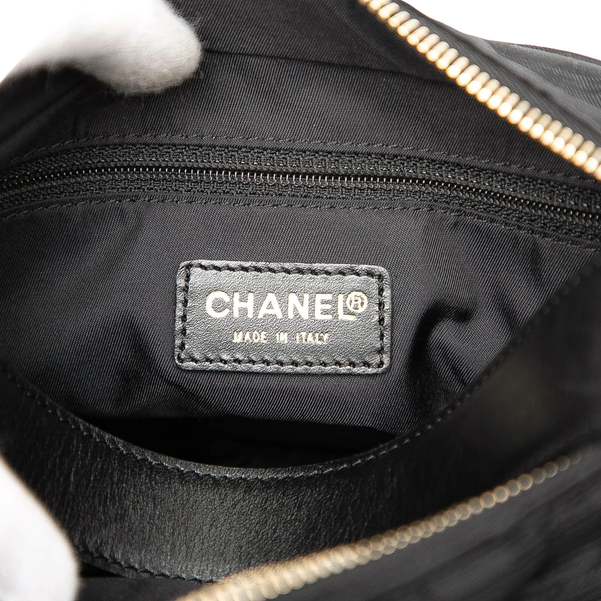 Travel Line Zip Hobo Nylon Small - Image 5