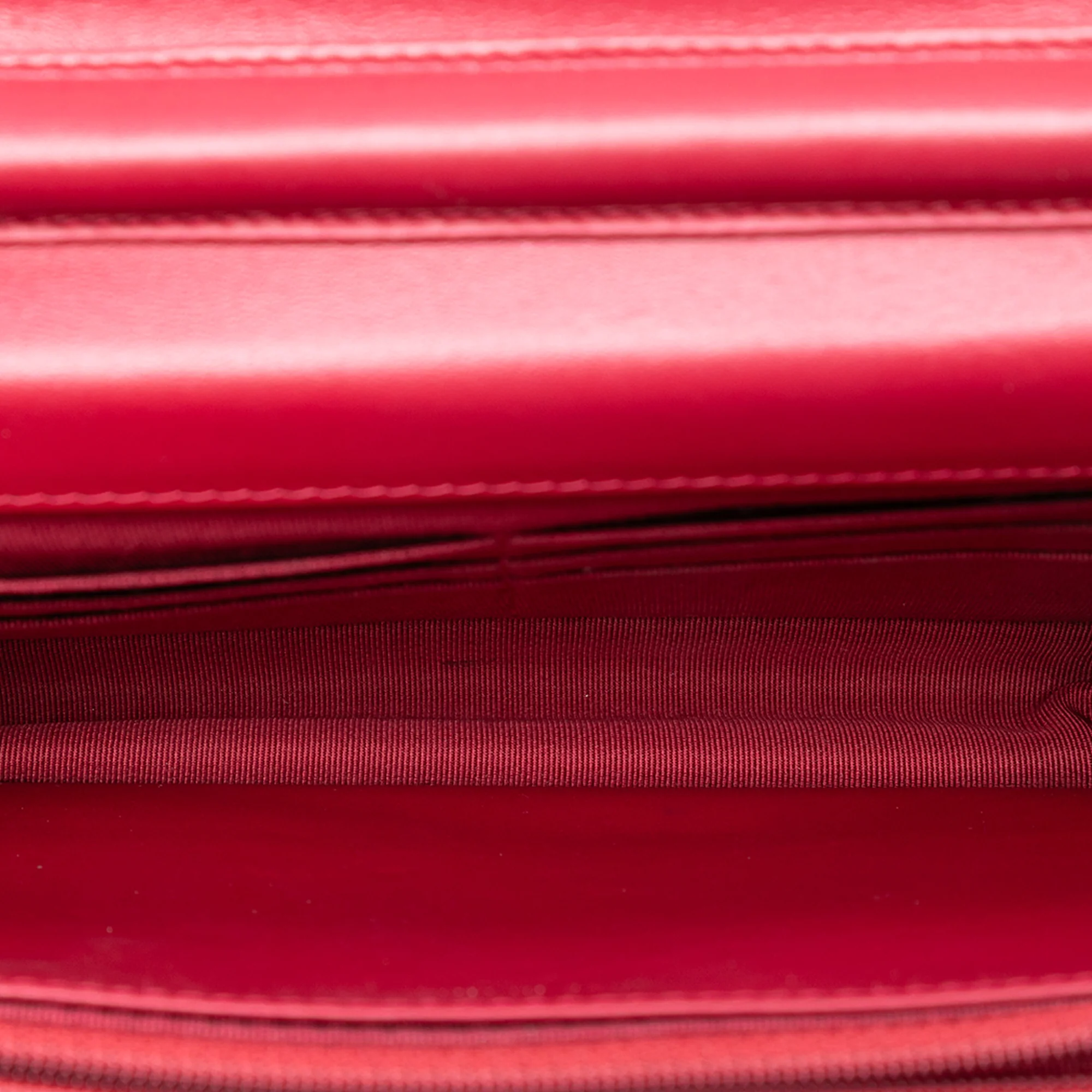 Wallet on Chain Quilted Caviar - Image 4