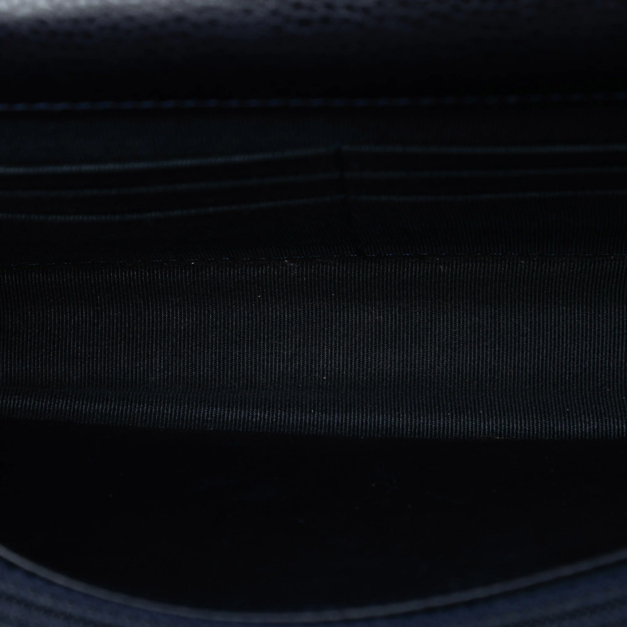 Wallet on Chain Quilted Caviar - Image 4