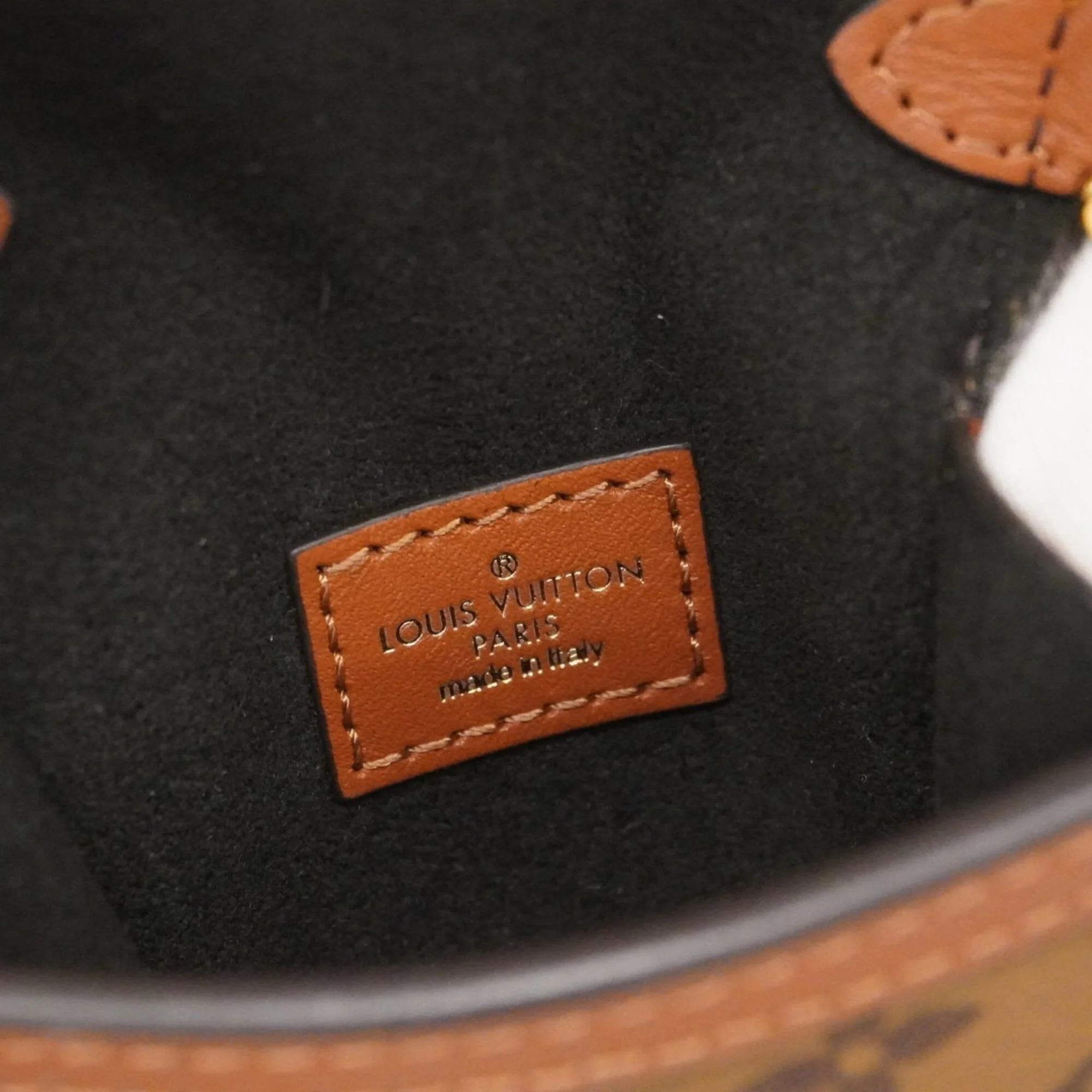 Dauphine Bumbag Reverse Monogram Canvas - Image 5