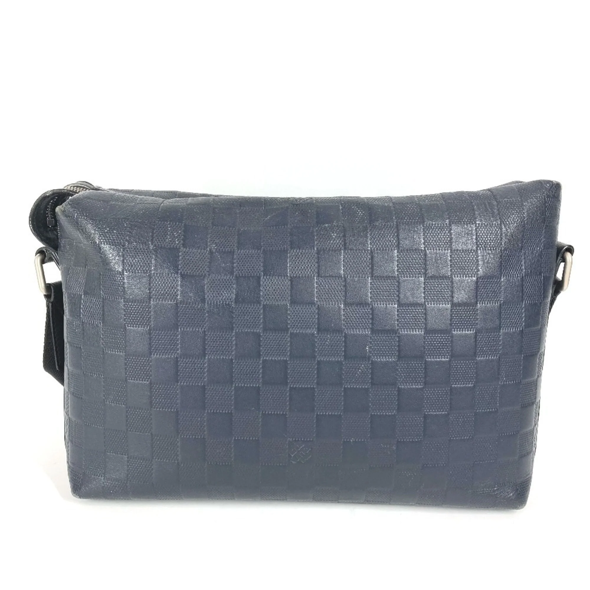 Discovery Messenger Bag Damier Infini Leather PM - Image 7