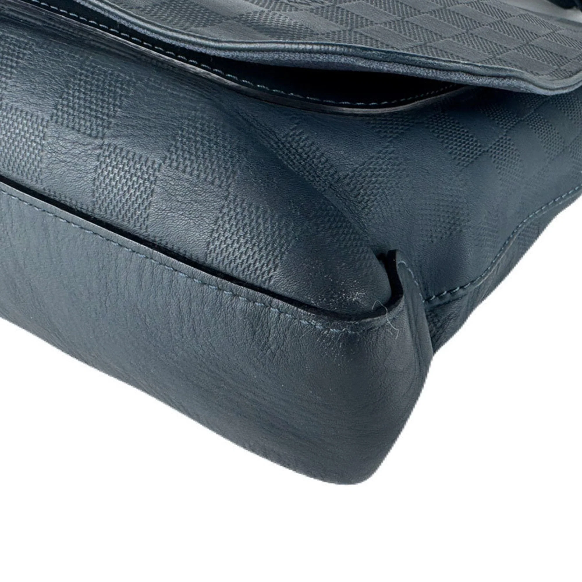 District Messenger Bag Damier Infini Leather MM - Image 9