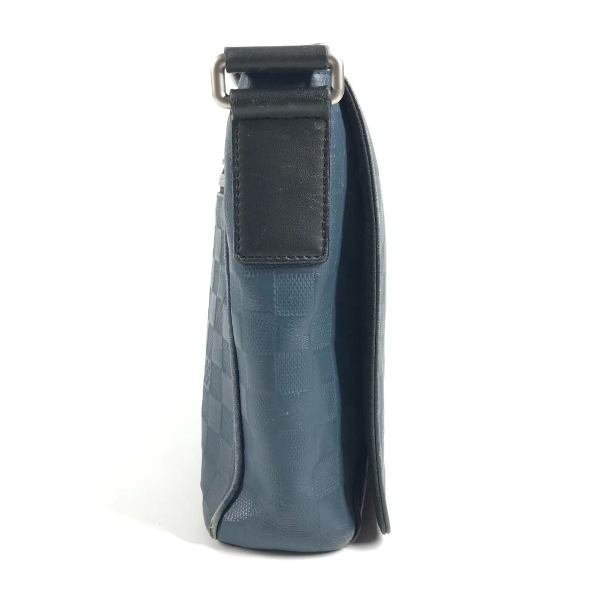 District Messenger Bag Damier Infini Leather PM - Image 3