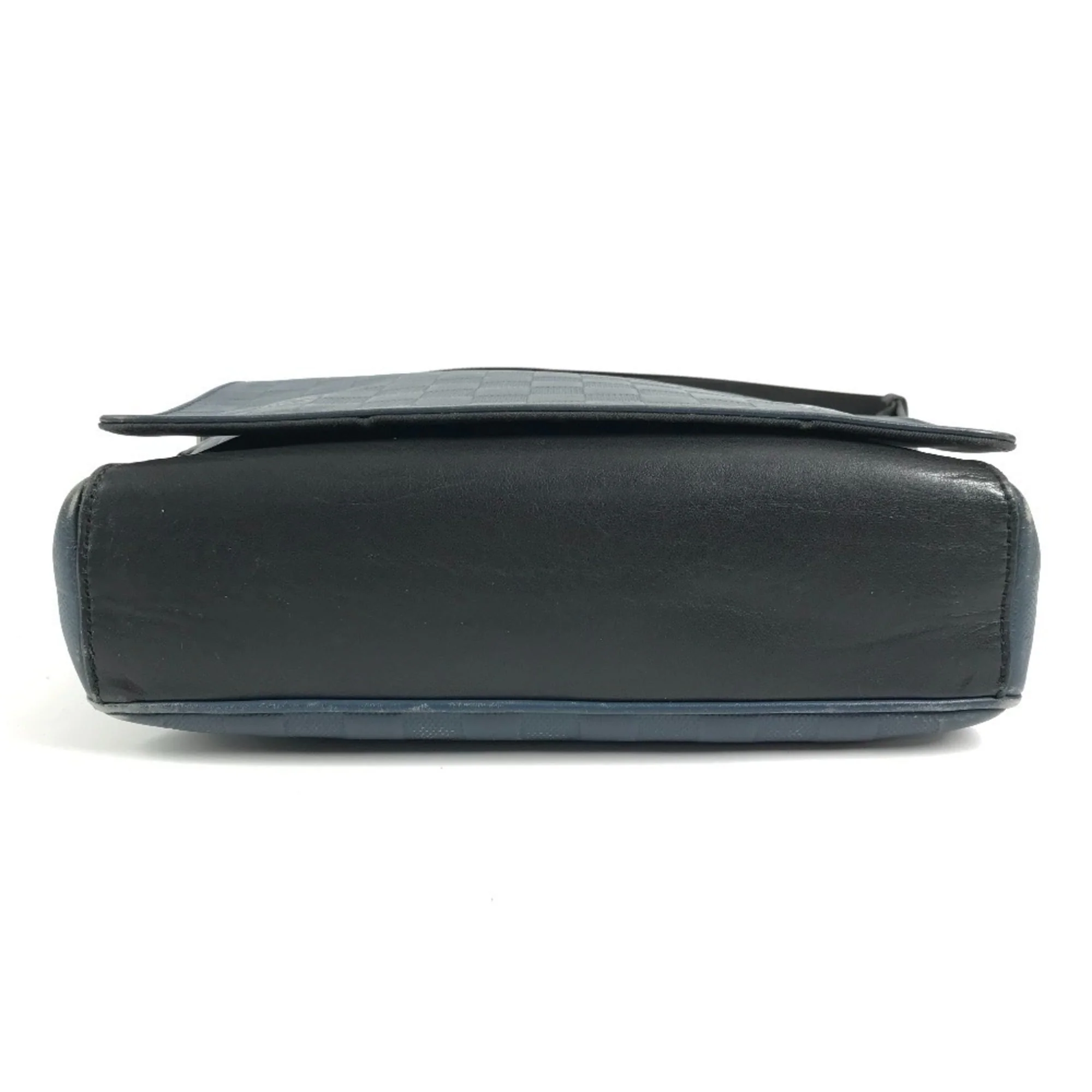 District Messenger Bag Damier Infini Leather PM - Image 5