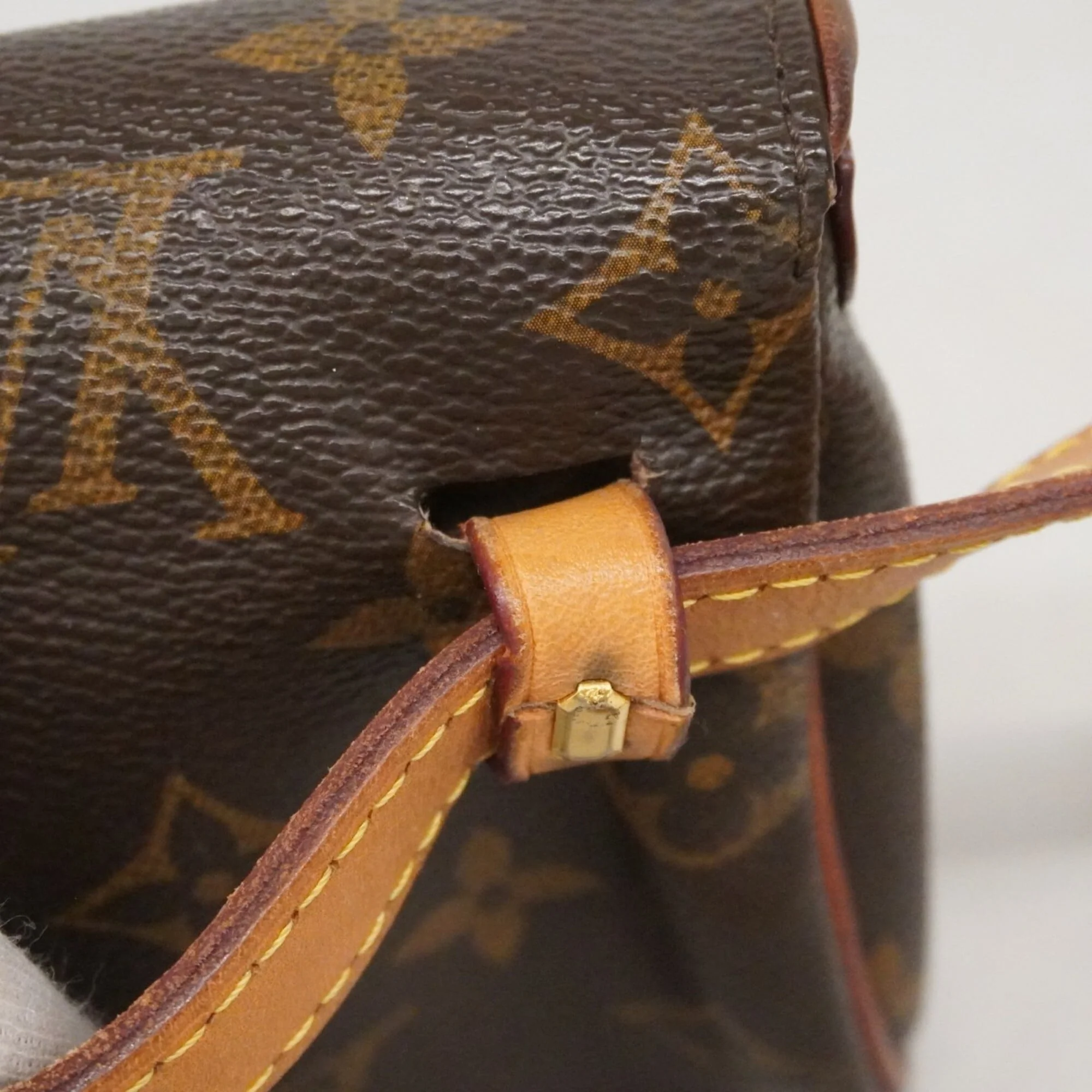 Friendly Pochette Monogram Canvas - Image 8