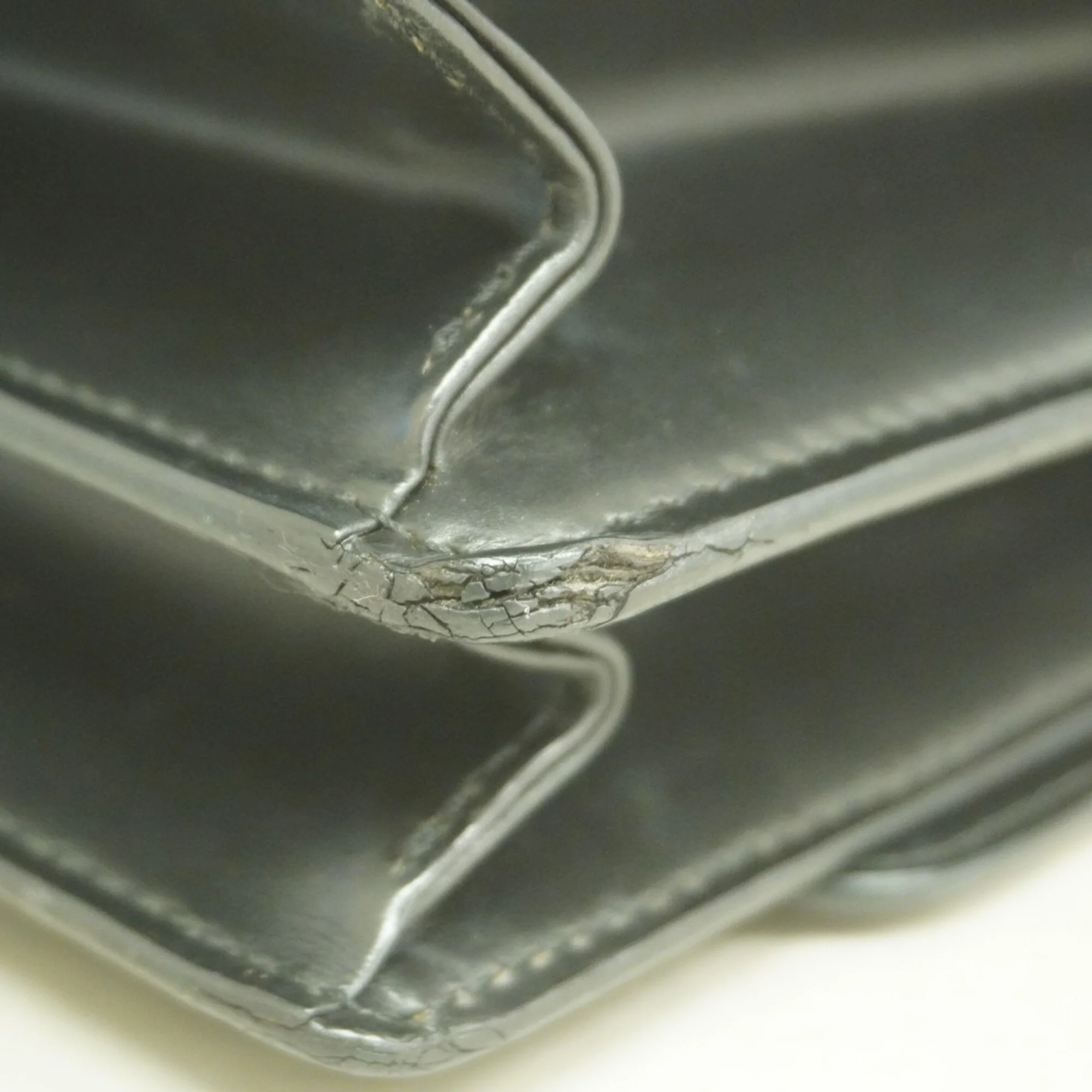 Grenelle Shoulder Bag Epi Leather - Image 7