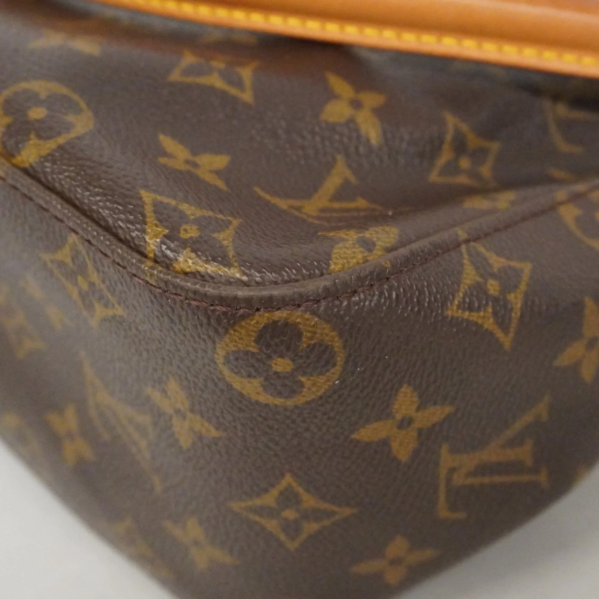 Looping Handbag Monogram Canvas GM - Image 6