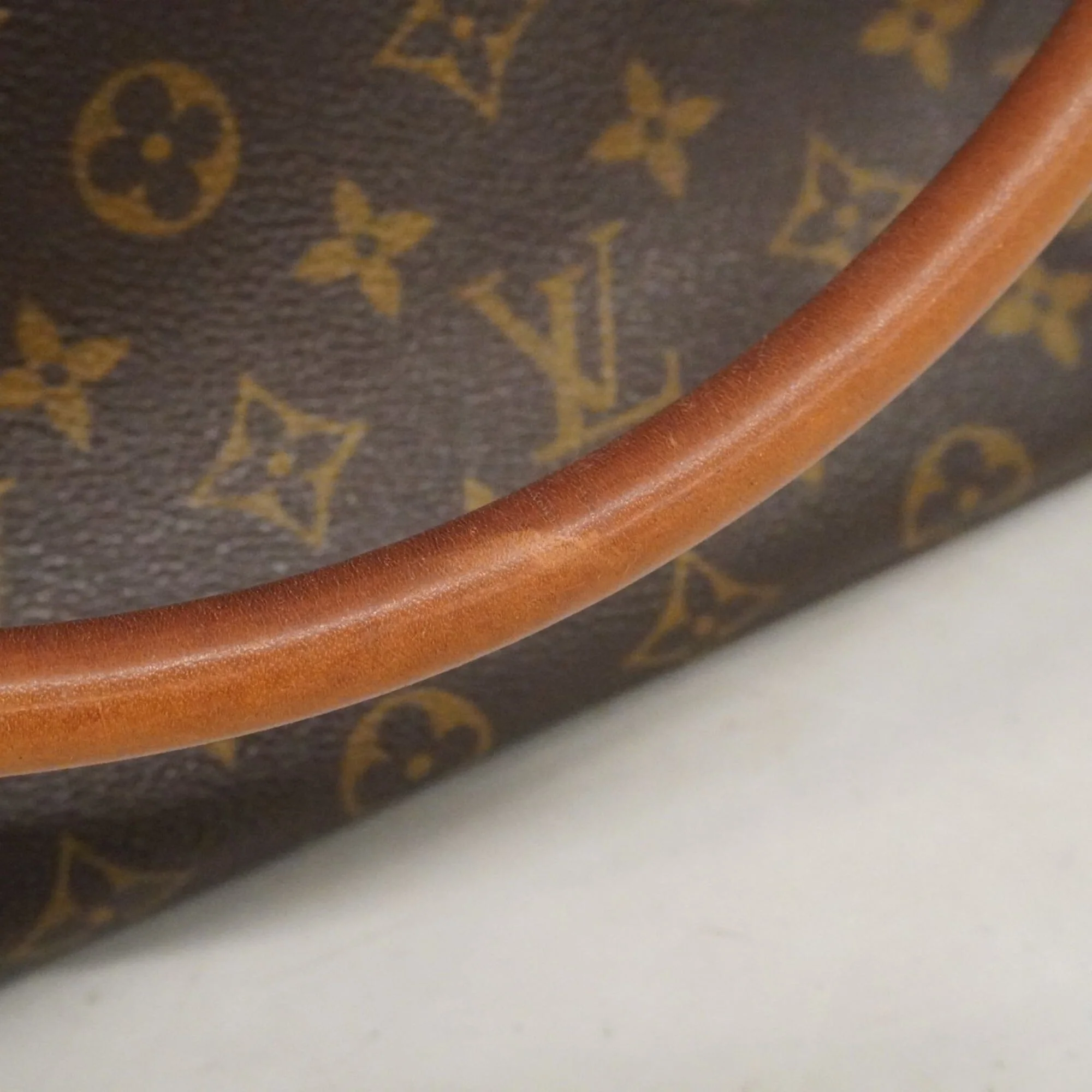 Looping Handbag Monogram Canvas GM - Image 9