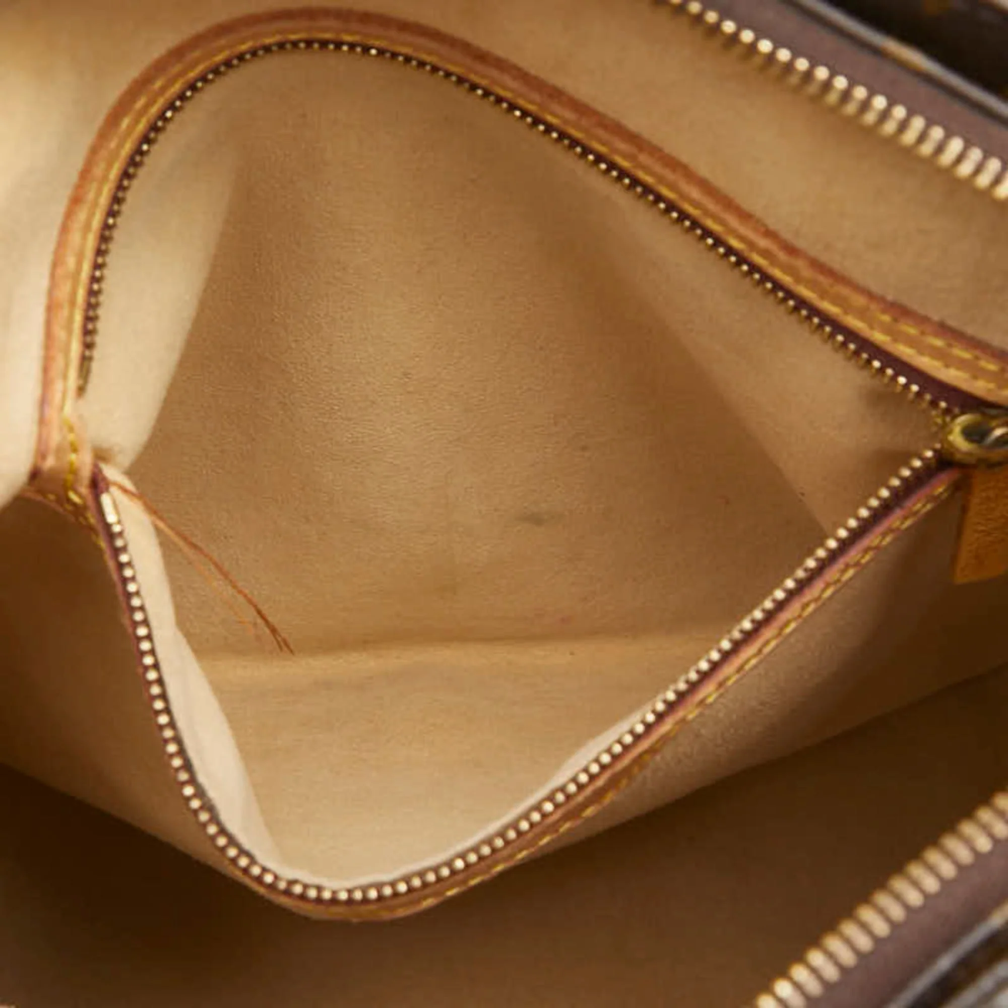 Looping Handbag Monogram Canvas GM - Image 8
