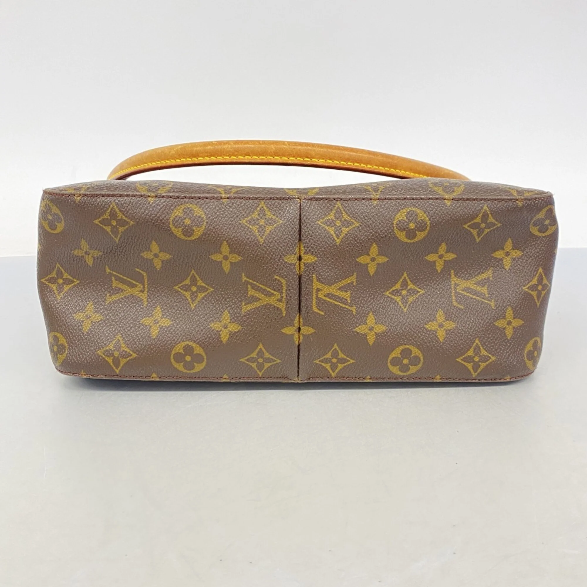 Looping Handbag Monogram Canvas GM - Image 3