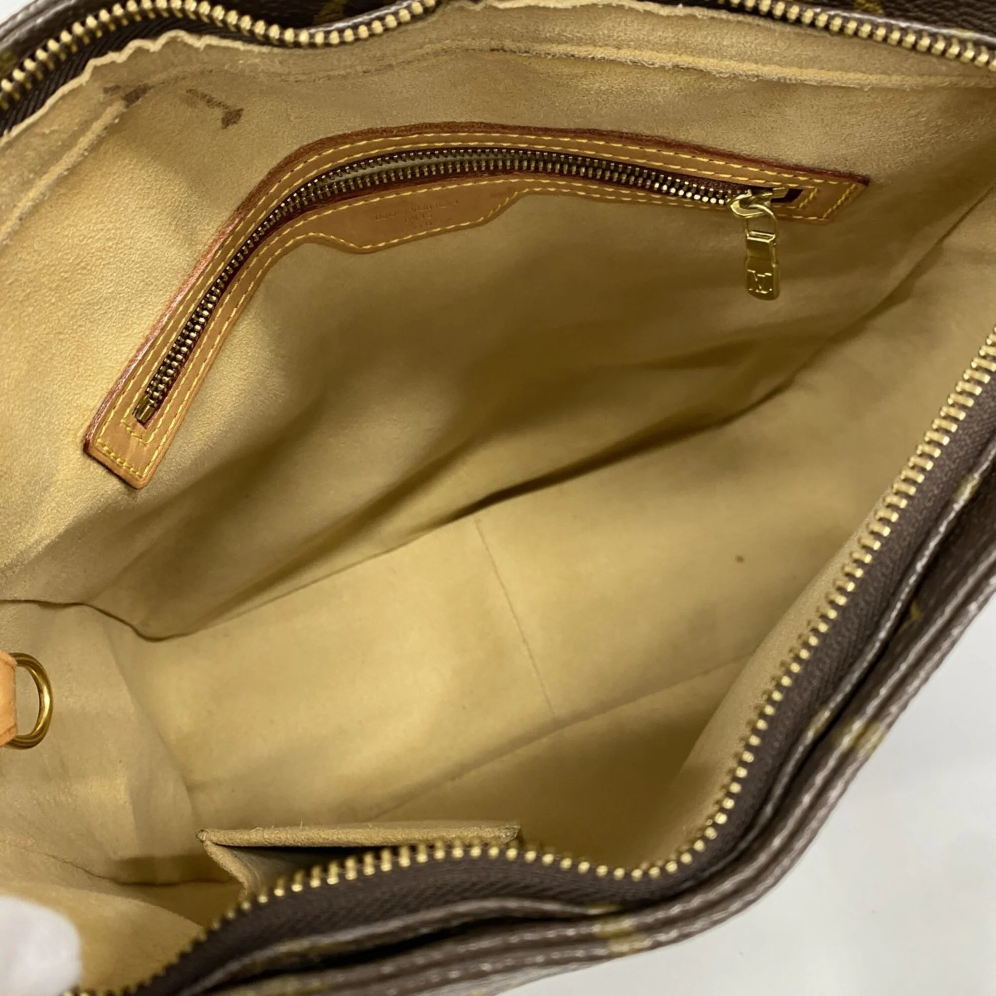 Looping Handbag Monogram Canvas GM - Image 4