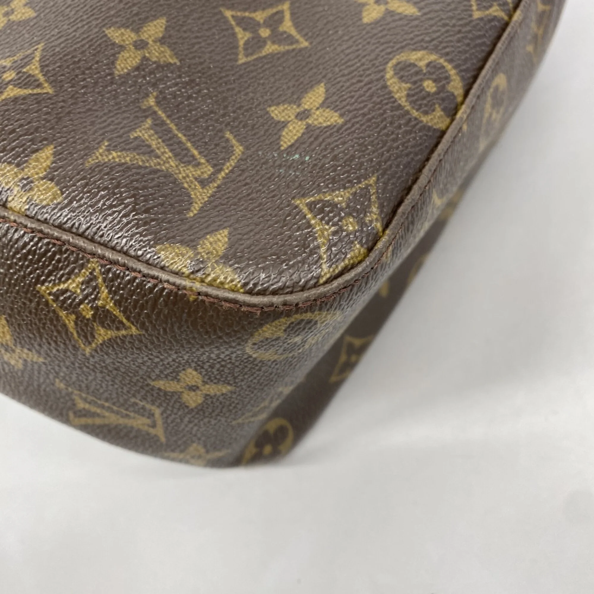 Looping Handbag Monogram Canvas GM - Image 7