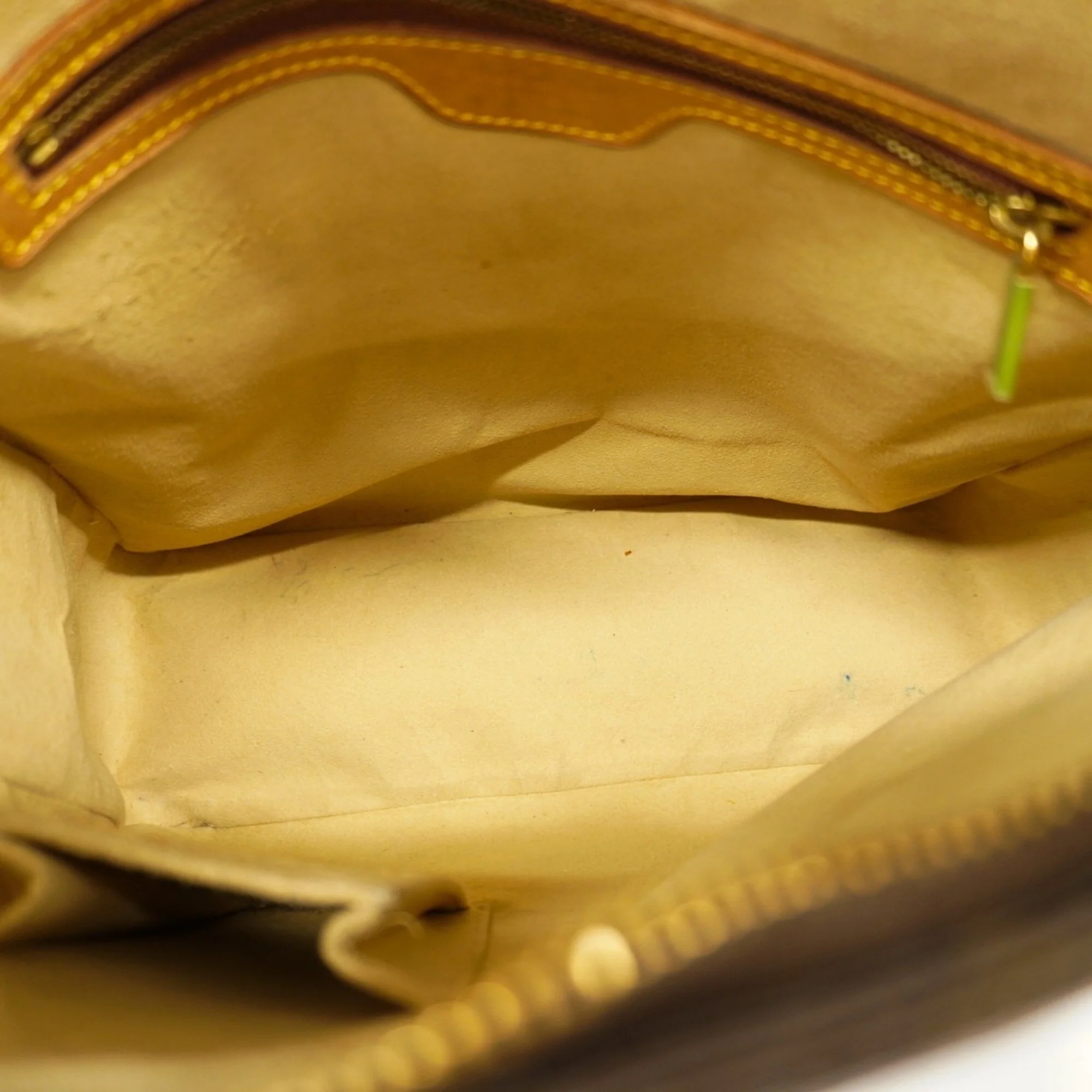 Looping Handbag Monogram Canvas GM - Image 4