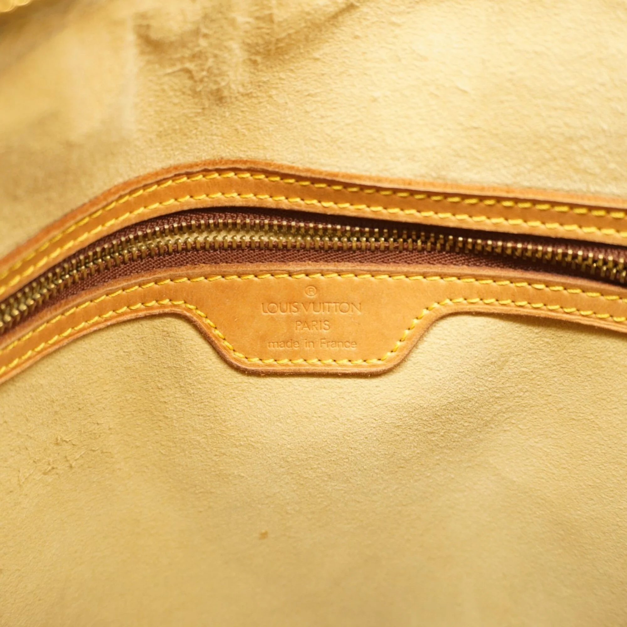 Looping Handbag Monogram Canvas GM - Image 5