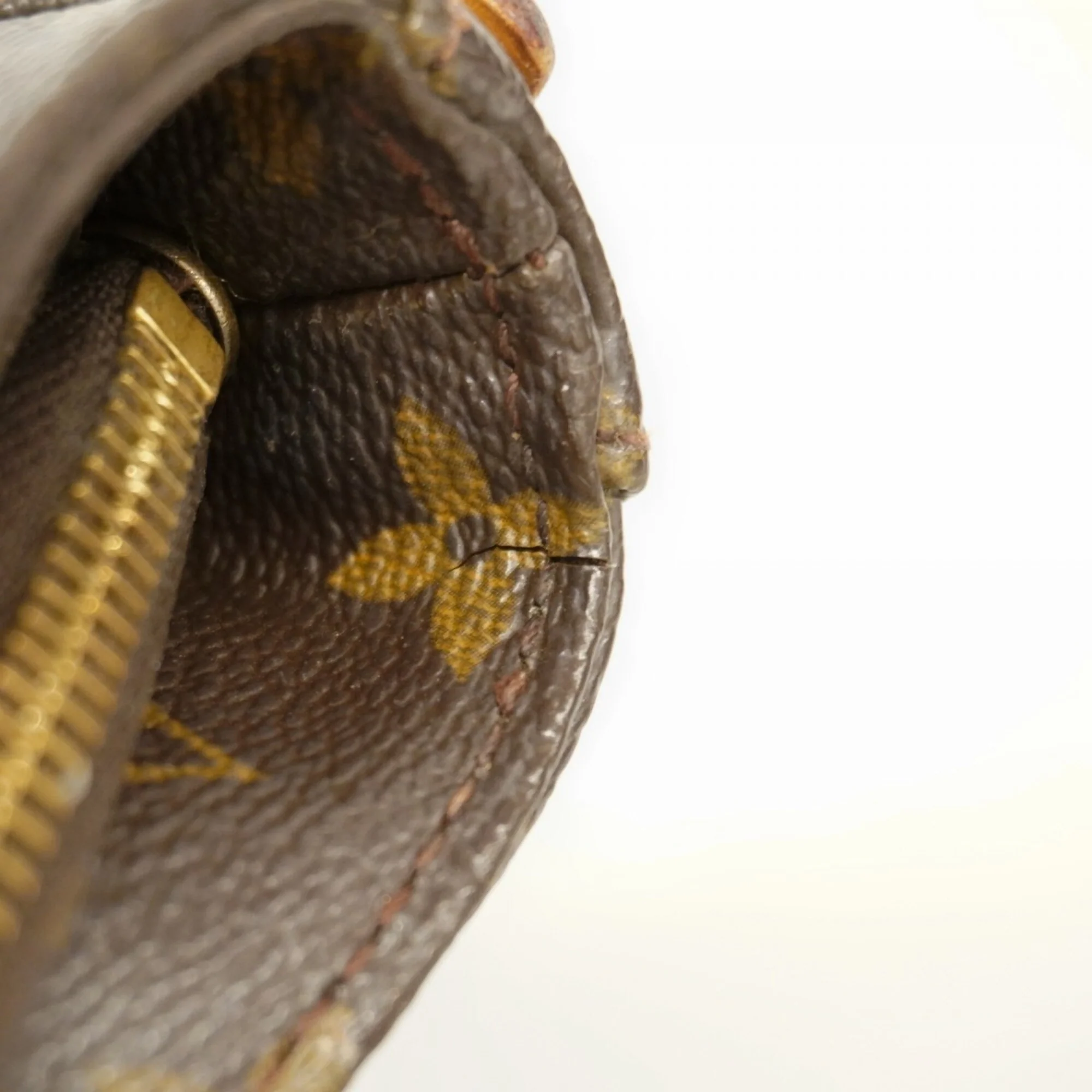 Looping Handbag Monogram Canvas GM - Image 7