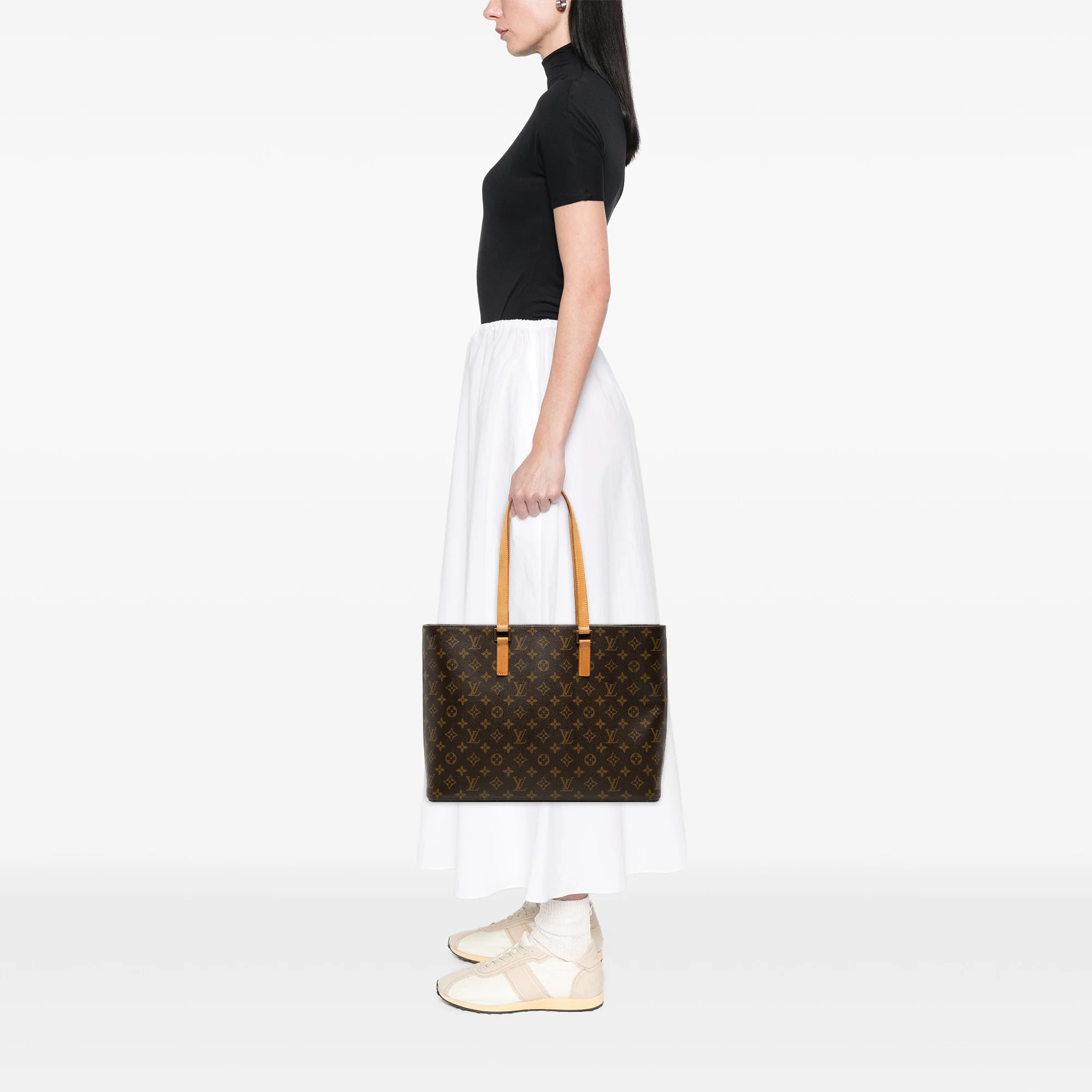 Luco Handbag Monogram Canvas - Image 7