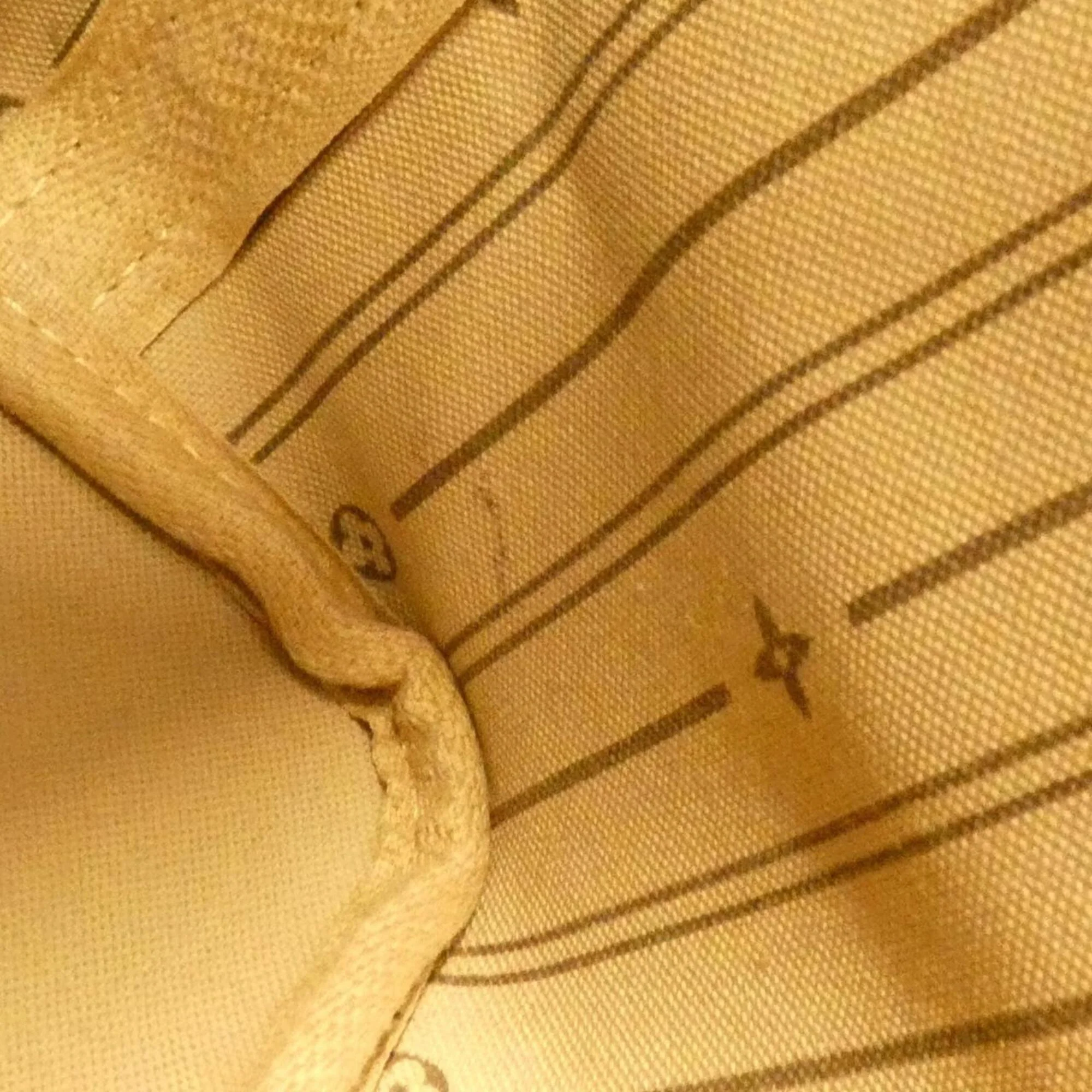 Neverfull Tote Monogram Canvas PM - Image 9