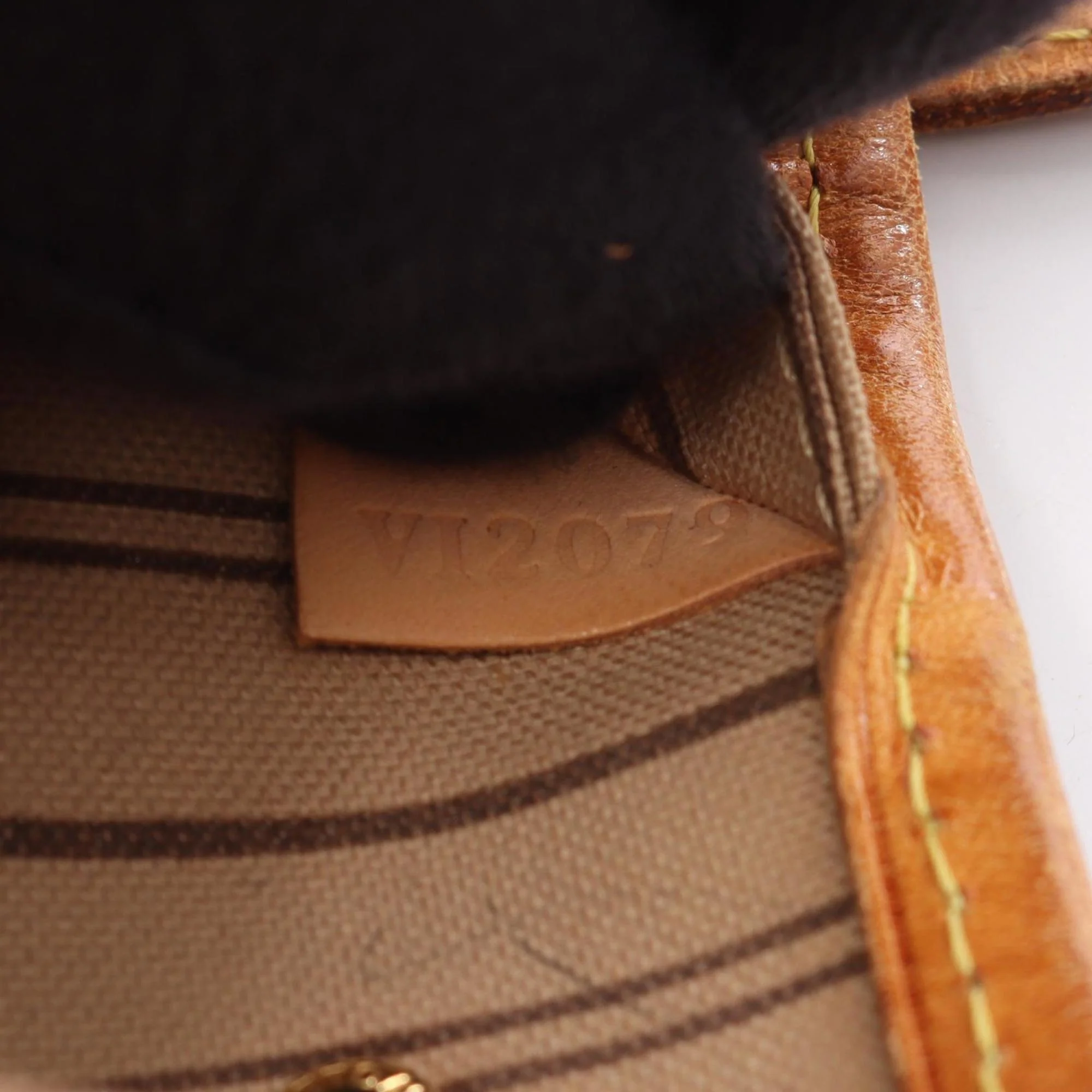 Neverfull Tote Monogram Canvas PM - Image 5