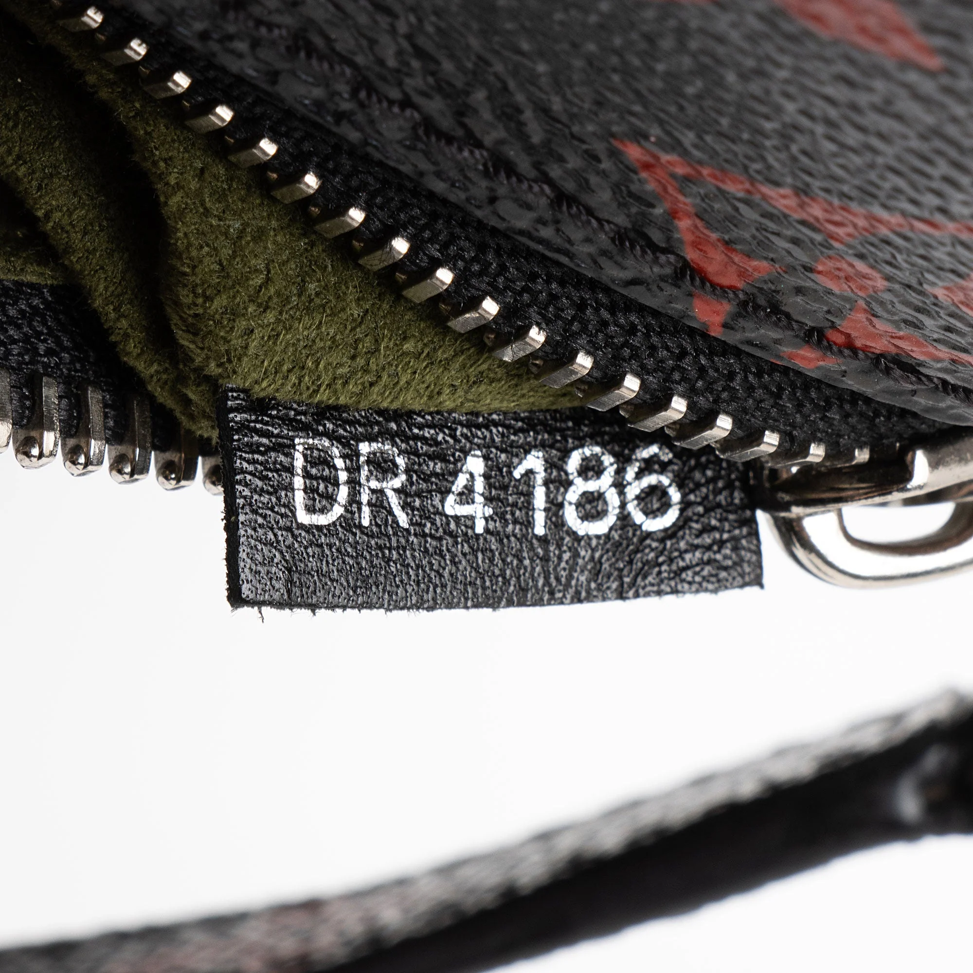 Pochette Metis Limited Edition Monogram Infrarouge - Image 6