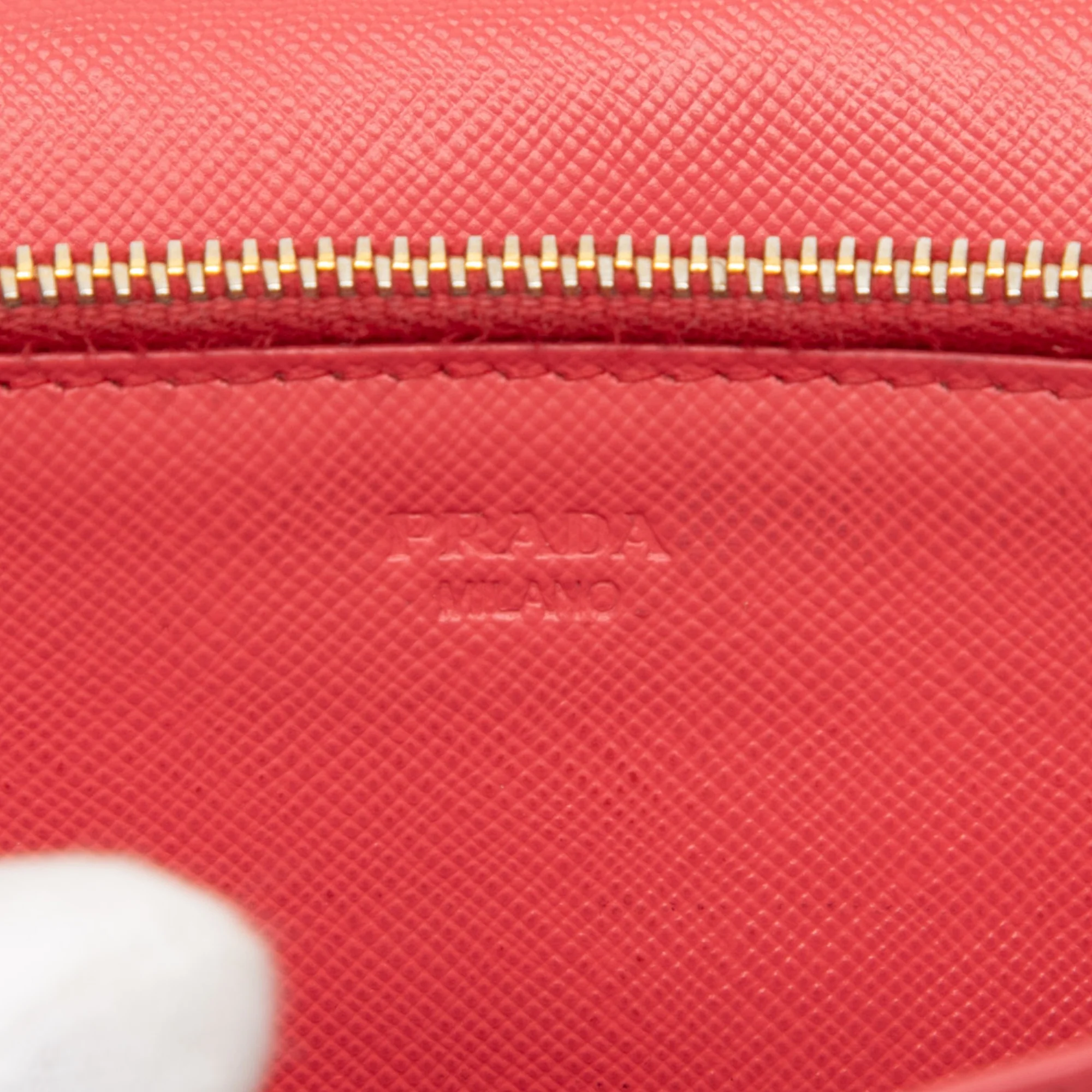 Chain Wallet Crossbody Saffiano Leather - Image 5
