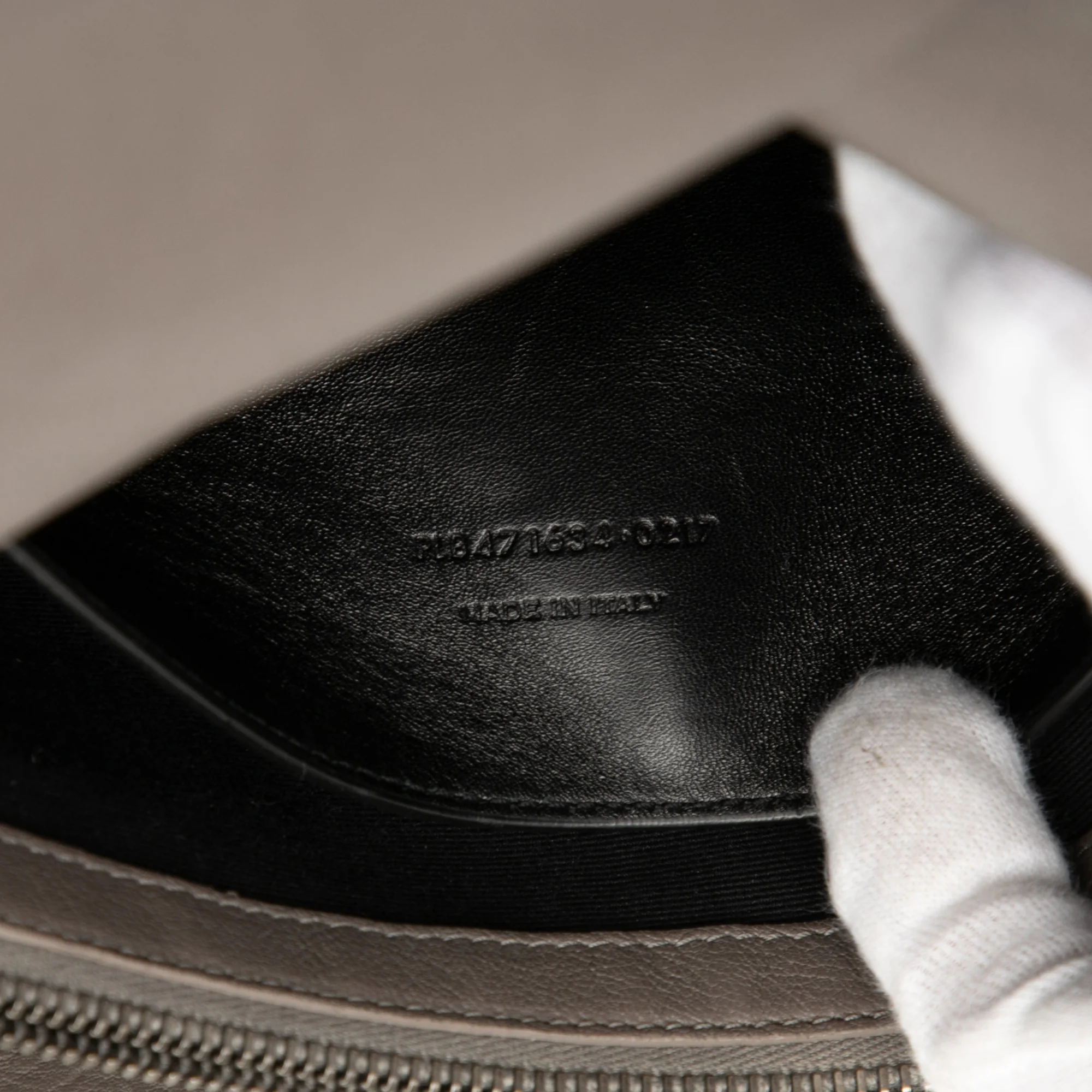 West Hollywood Shoulder Bag Leather Medium - Image 6