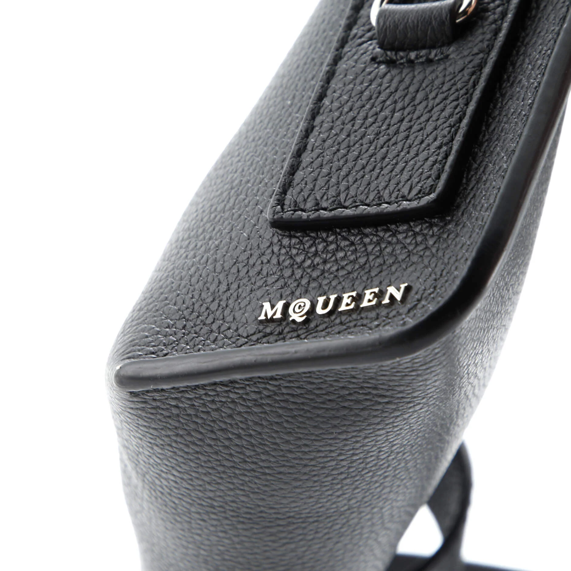 T-Bar Sling Pouch Leather - Image 6