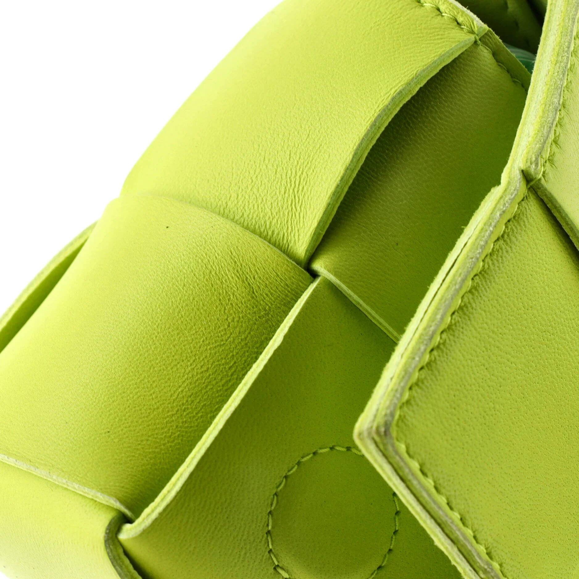 Cassette Belt Bag Maxi Intrecciato Leather - Image 6