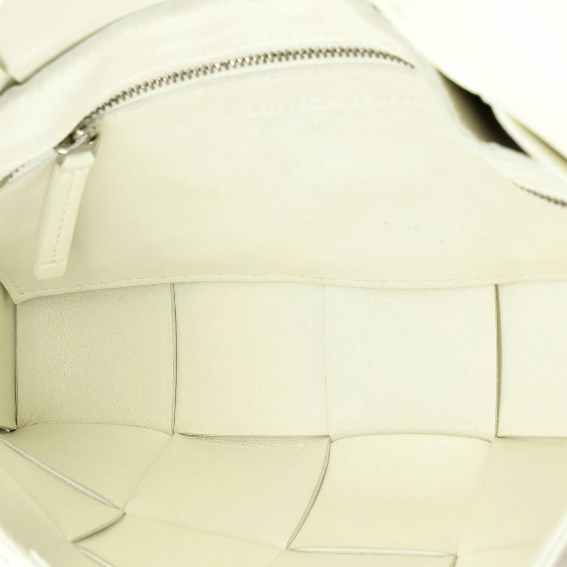 Cassette Crossbody Bag Maxi Intrecciato Leather Small - Image 5