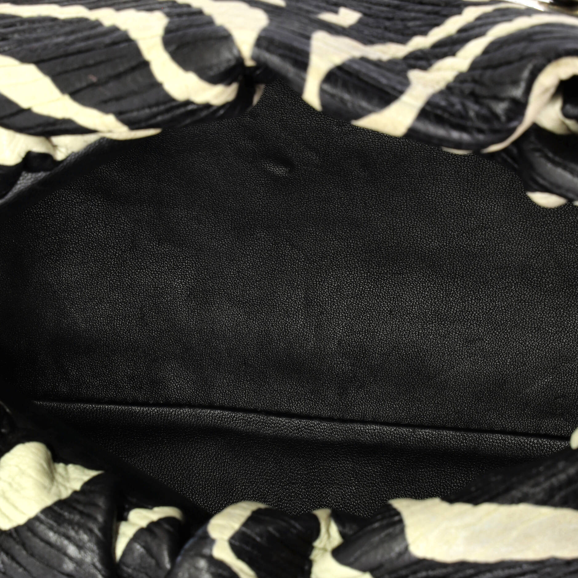 The Chain Pouch Printed Textured Leather - Image 5