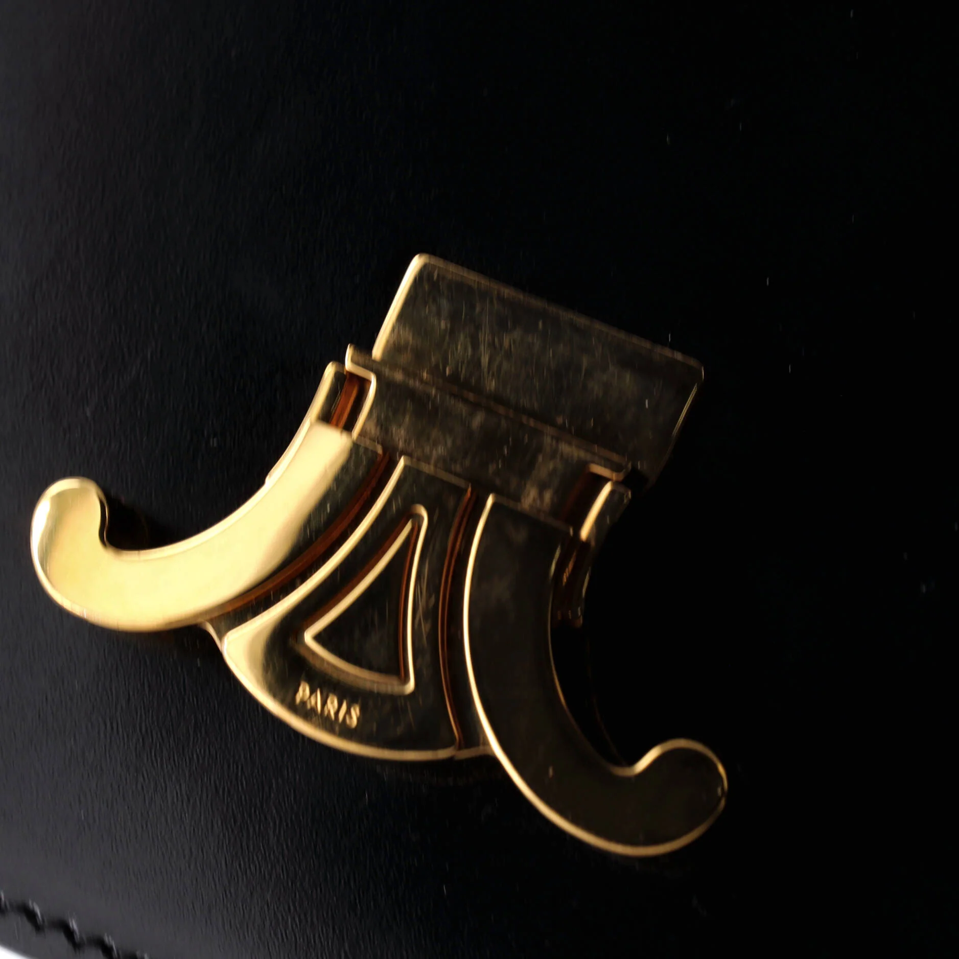 Triomphe Shoulder Bag Smooth Calfskin Teen - Image 6