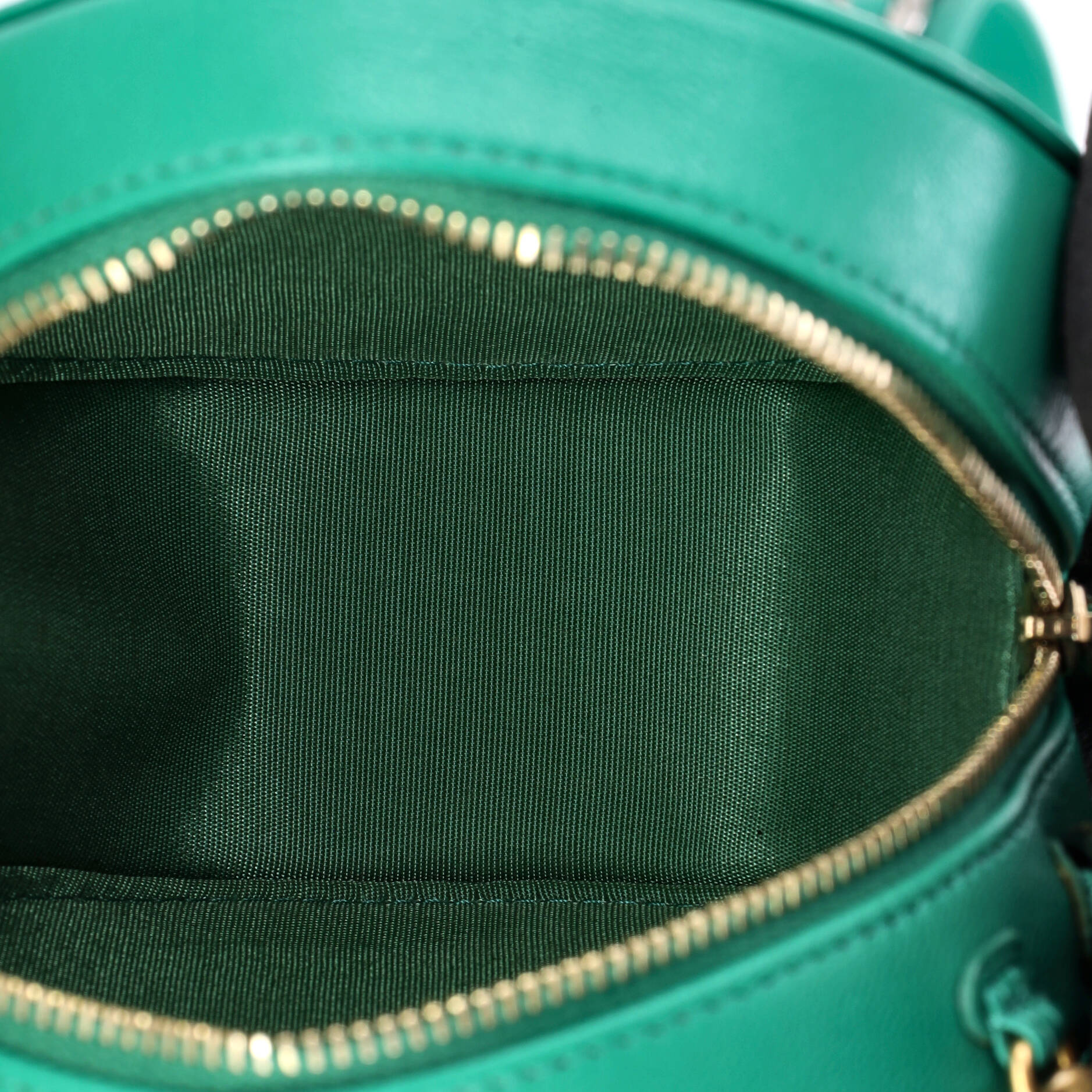 19 Round Clutch with Chain Quilted Leather - Image 5