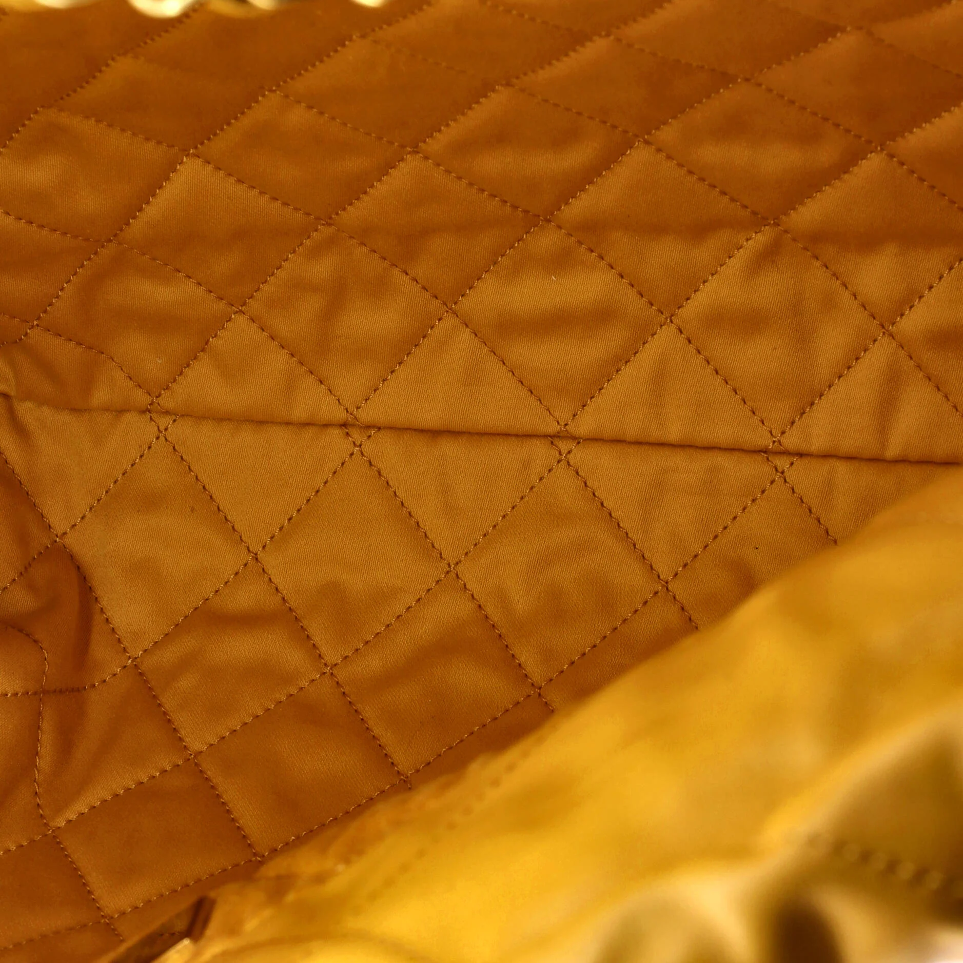 22 Chain Hobo Quilted Calfskin Small - Image 6